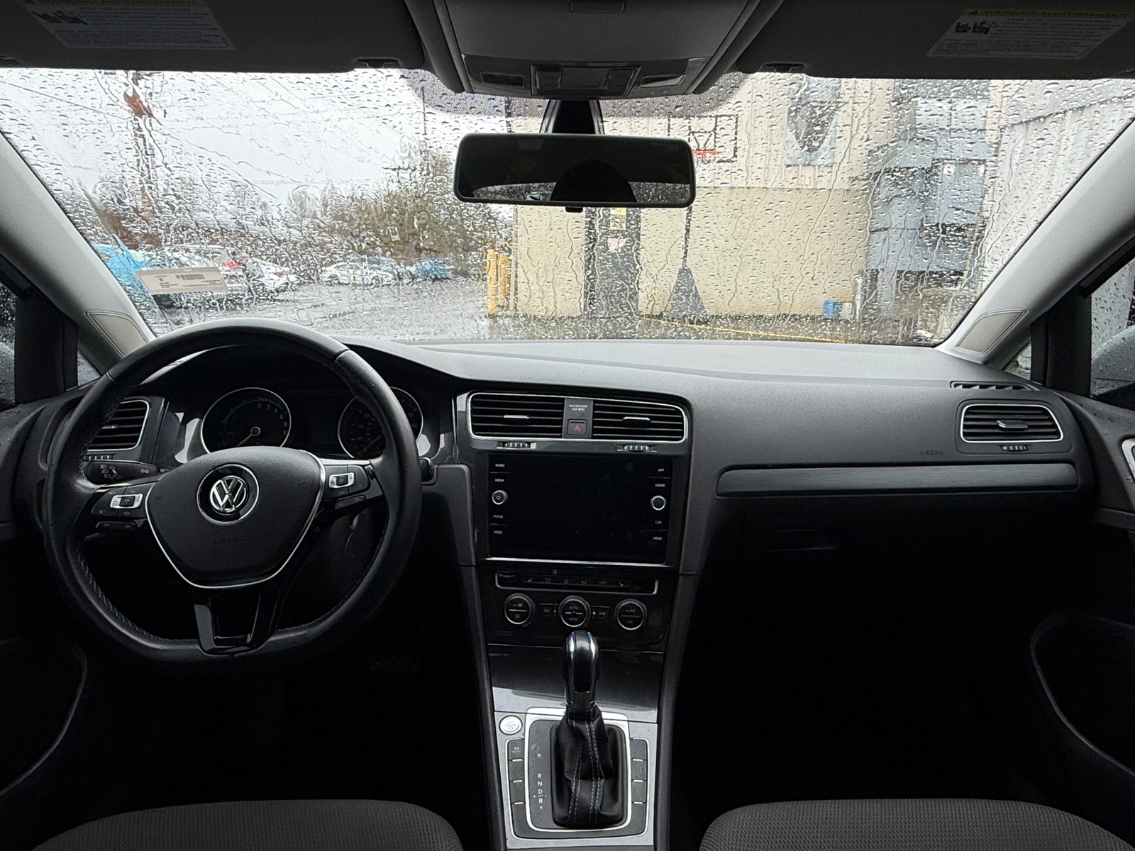 Thumbnail: 2019 Volkswagen e-Golf - 3