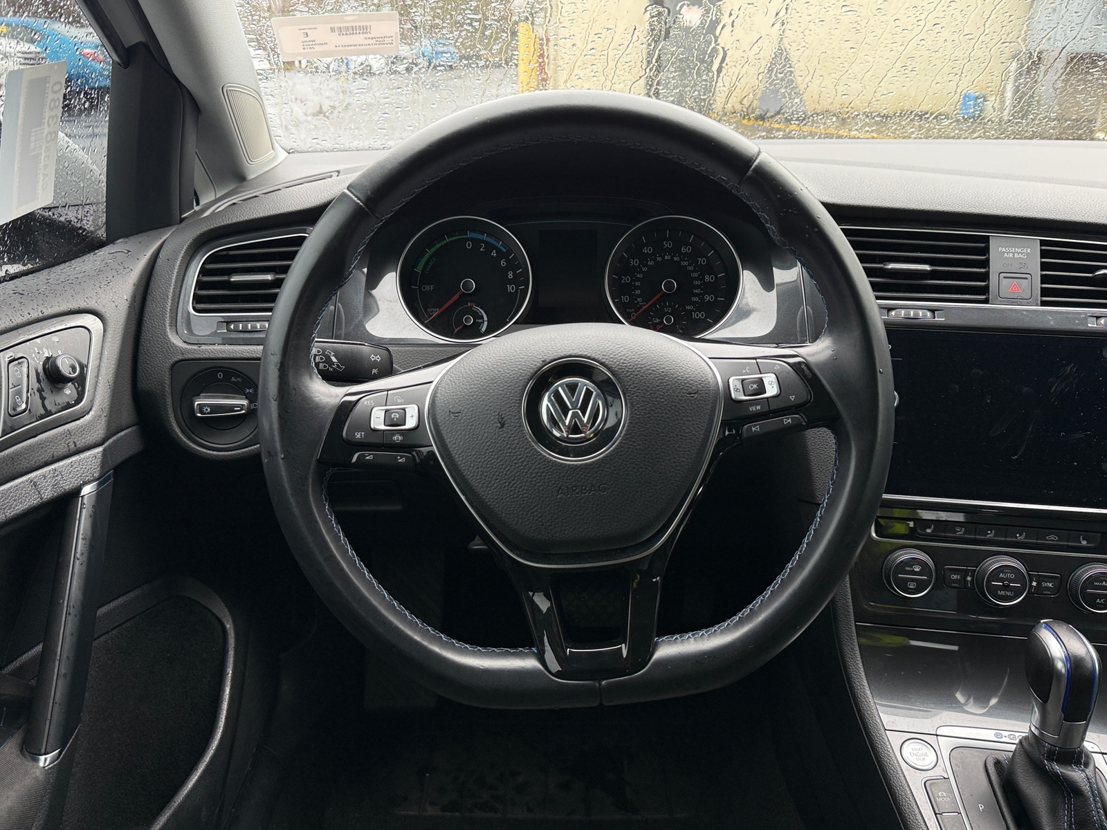 Thumbnail: 2019 Volkswagen e-Golf - 5