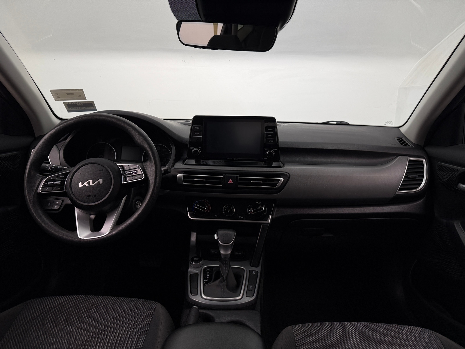 Thumbnail: 2023 Kia Seltos - 3