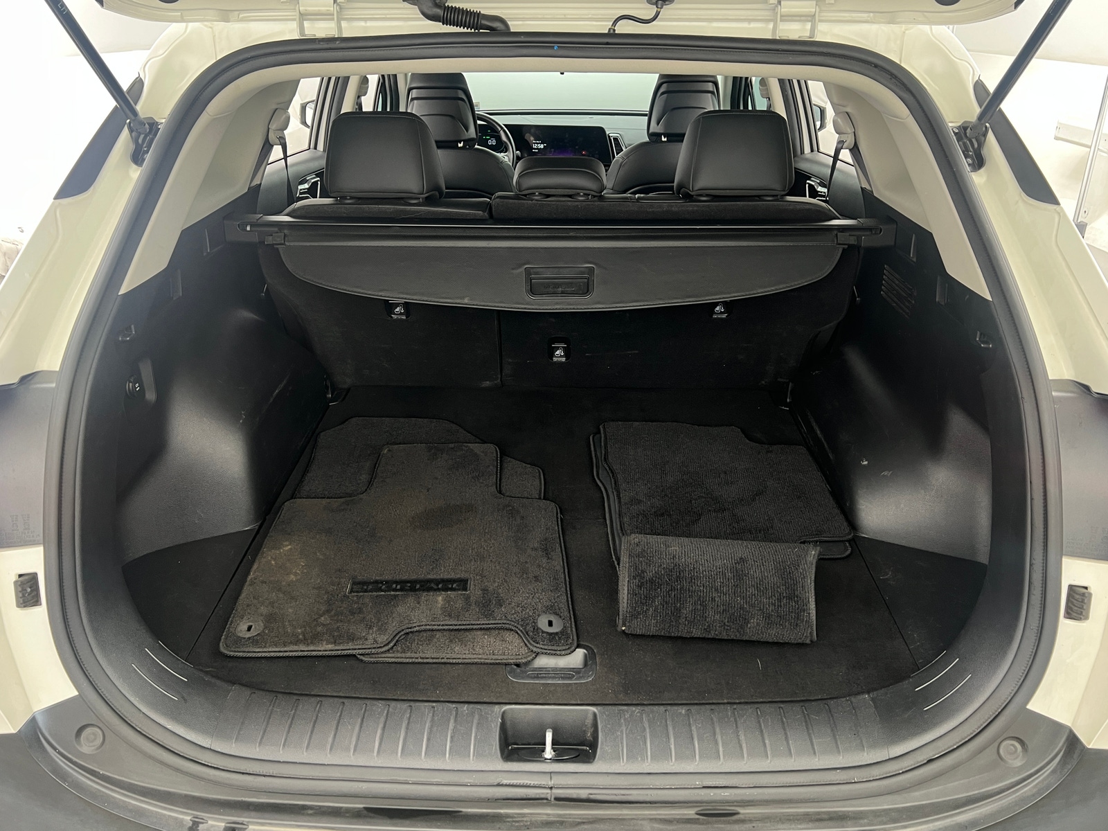 Thumbnail: 2023 Kia Sportage - 6