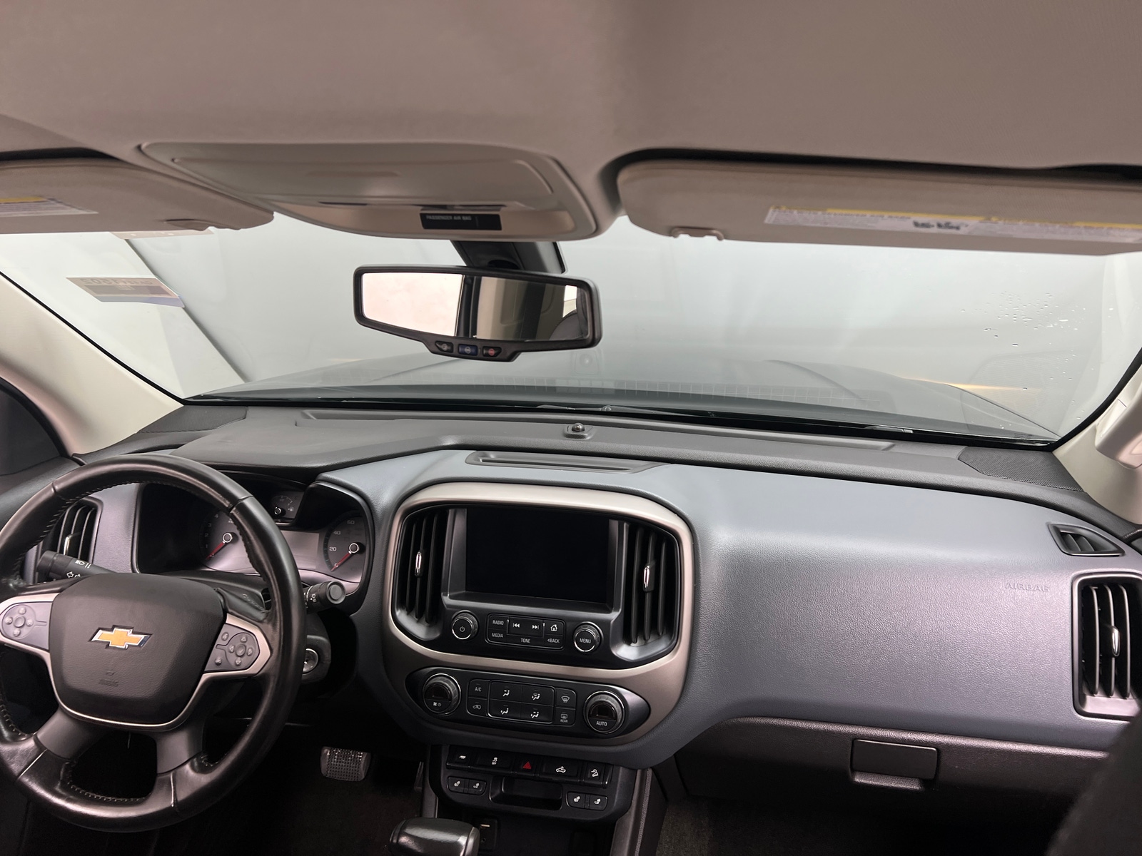 Thumbnail: 2017 Chevrolet Colorado - 3