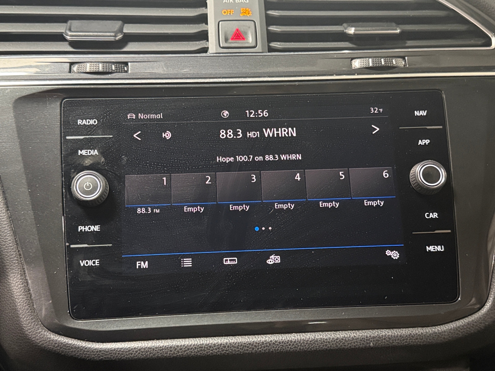 Thumbnail: 2020 Volkswagen Tiguan - 3