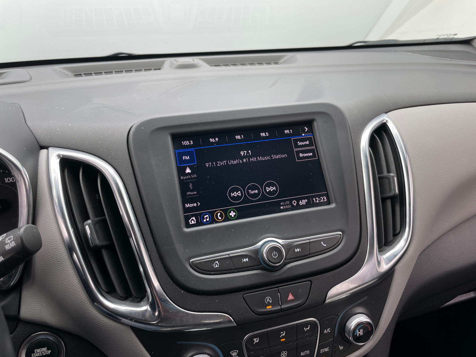 Thumbnail: 2024 Chevrolet Equinox - 4