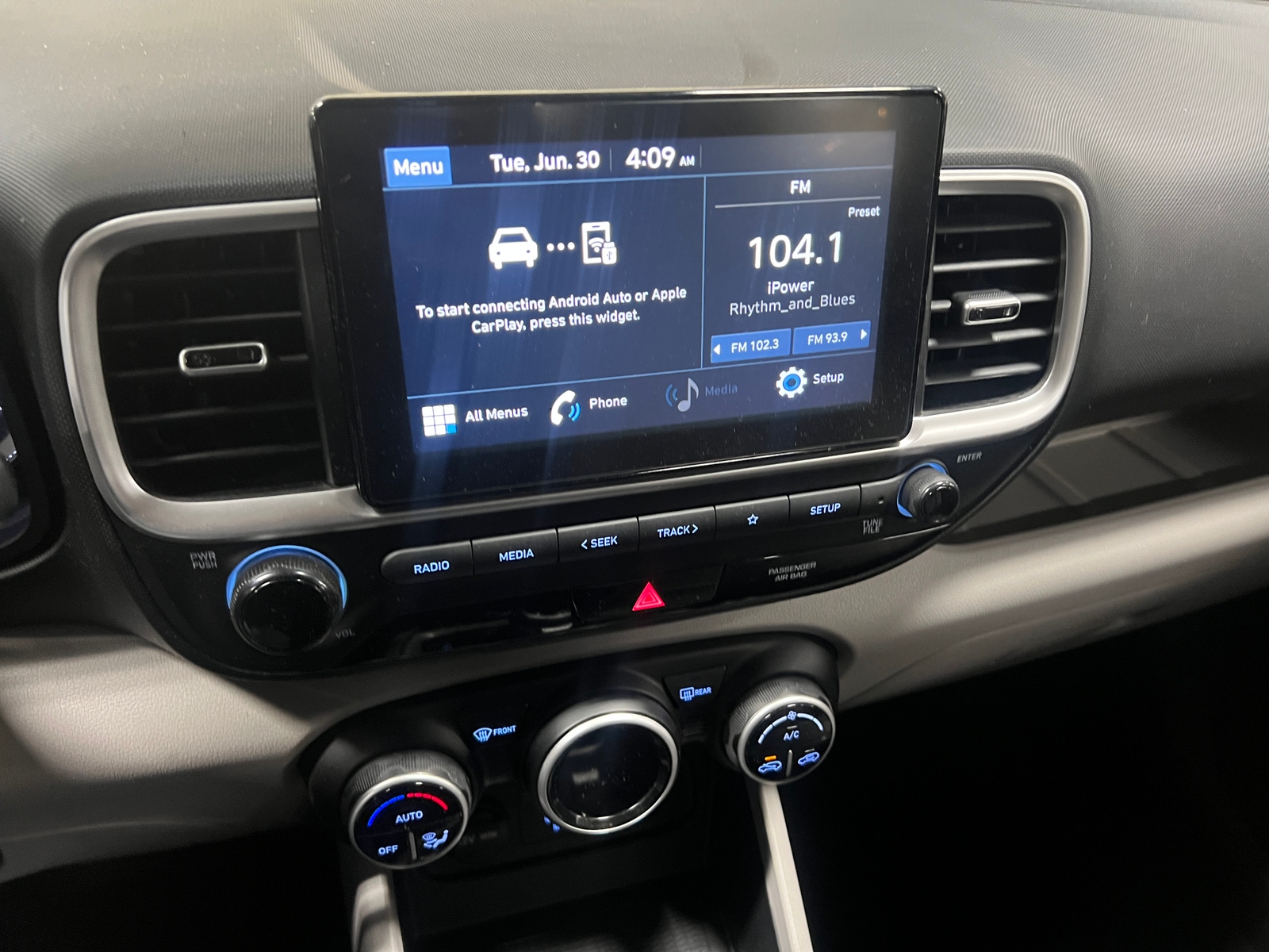 Thumbnail: 2021 Hyundai Venue - 4