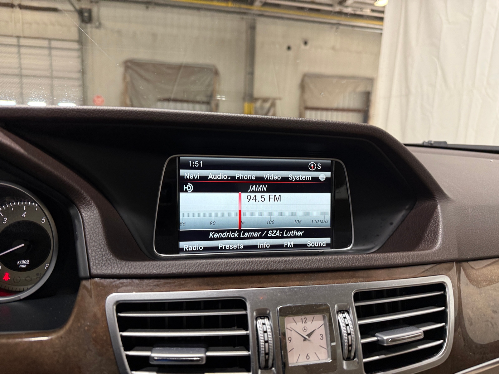 Thumbnail: 2014 Mercedes-Benz E-Class - 3