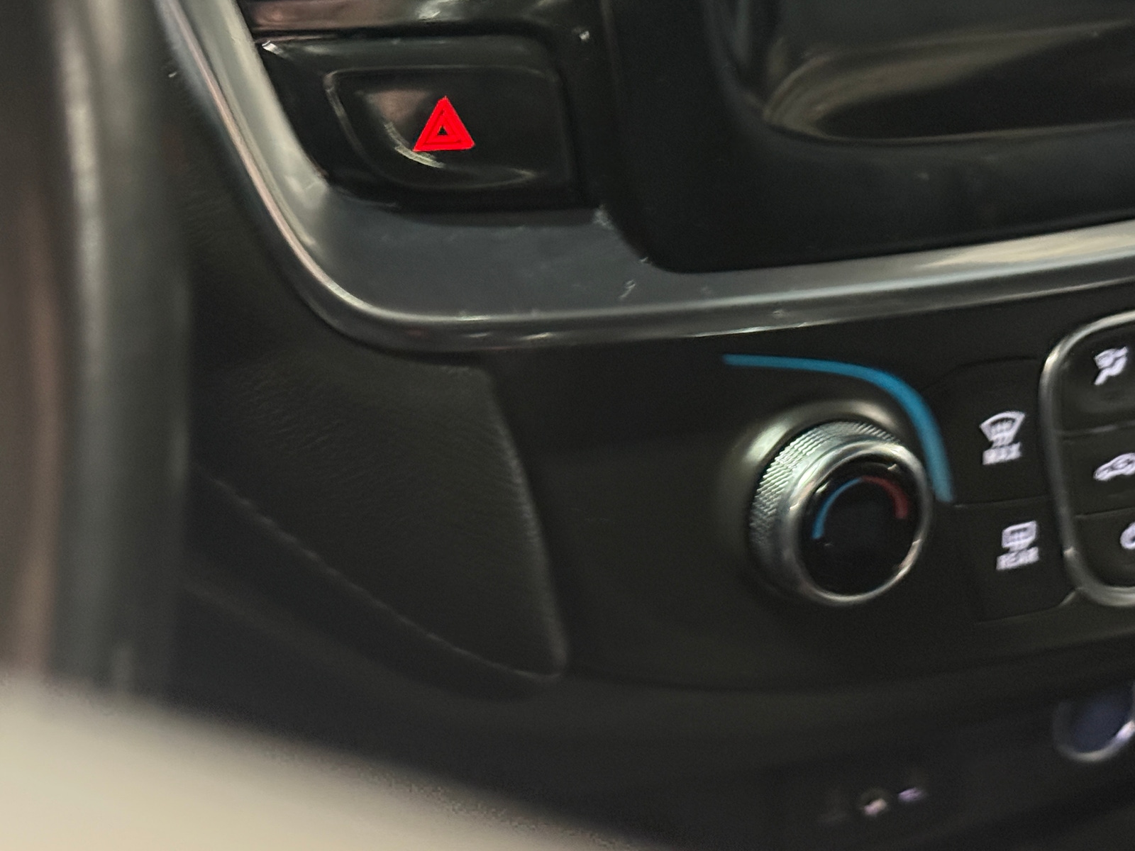 Thumbnail: 2022 Chevrolet Traverse - 4