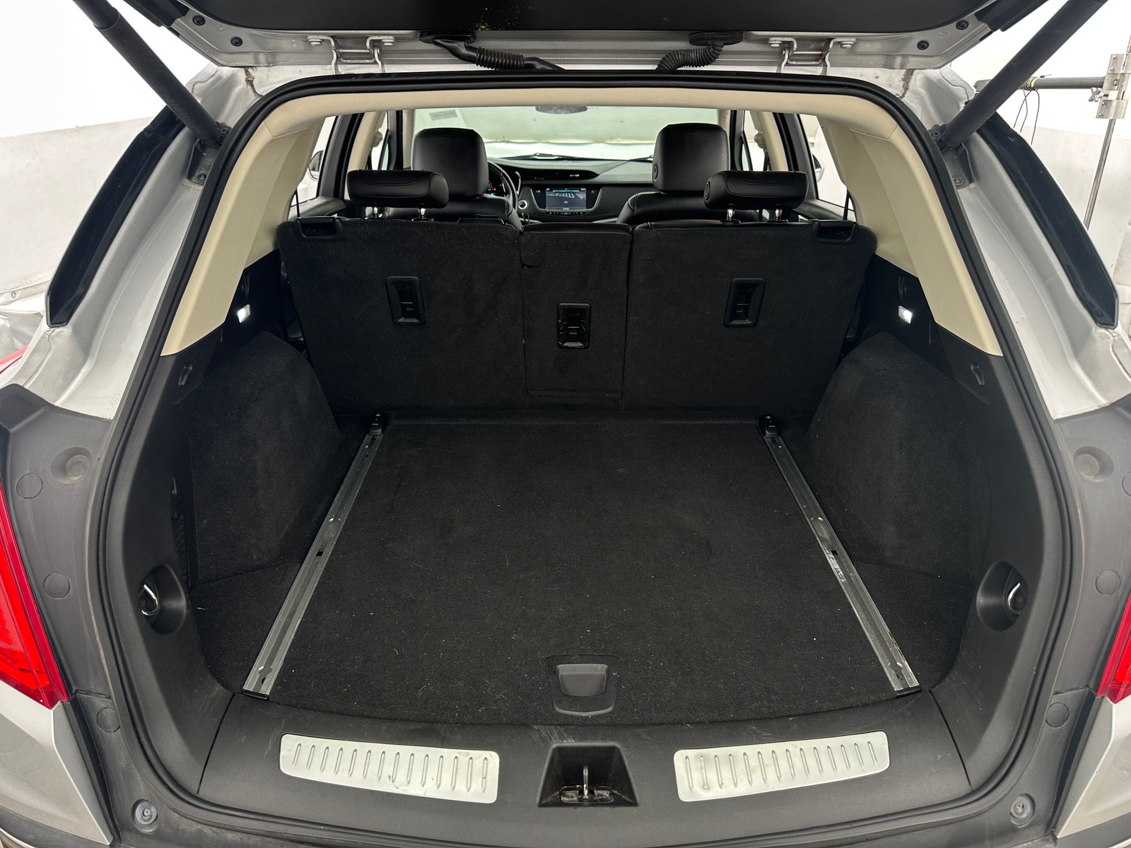 Thumbnail: 2017 Cadillac XT5 - 6