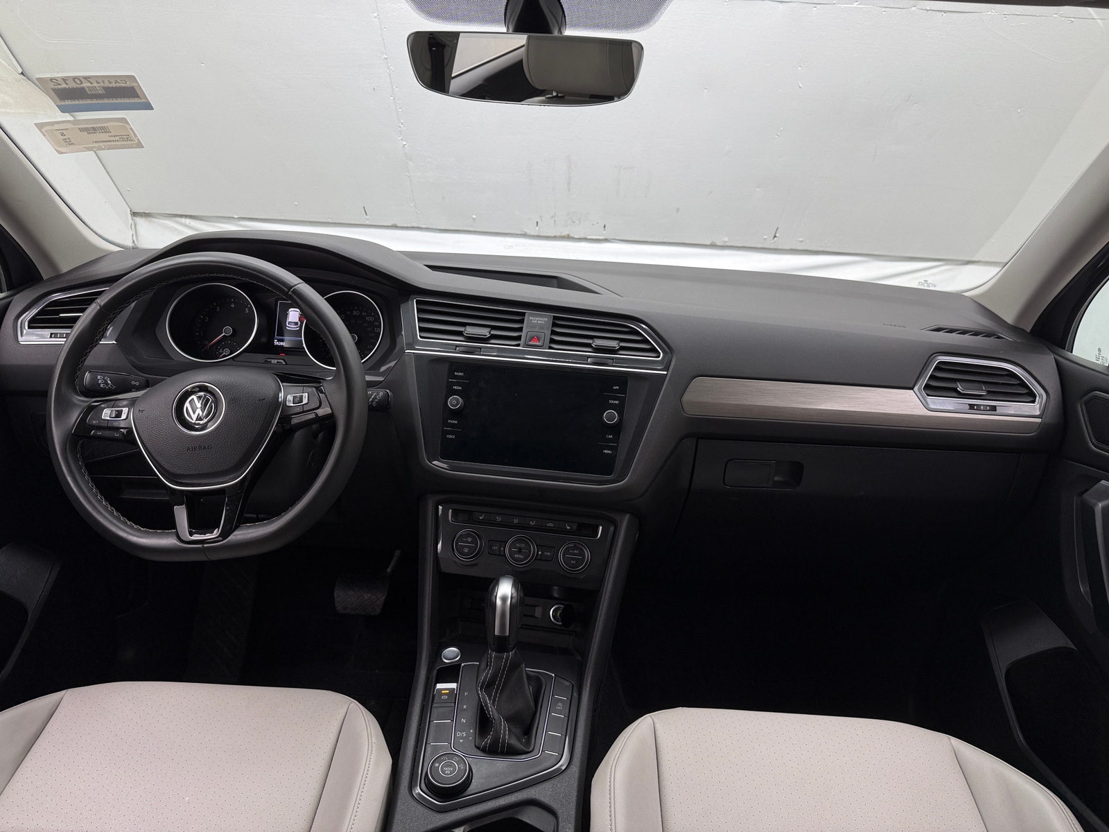 Thumbnail: 2021 Volkswagen Tiguan - 2