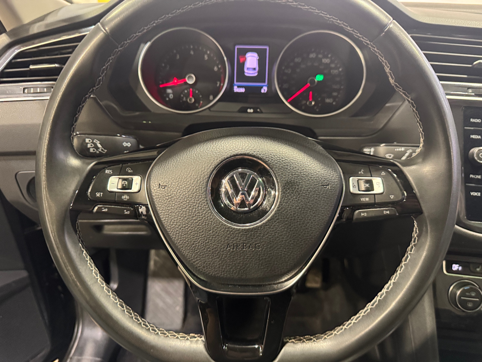 Thumbnail: 2021 Volkswagen Tiguan - 4