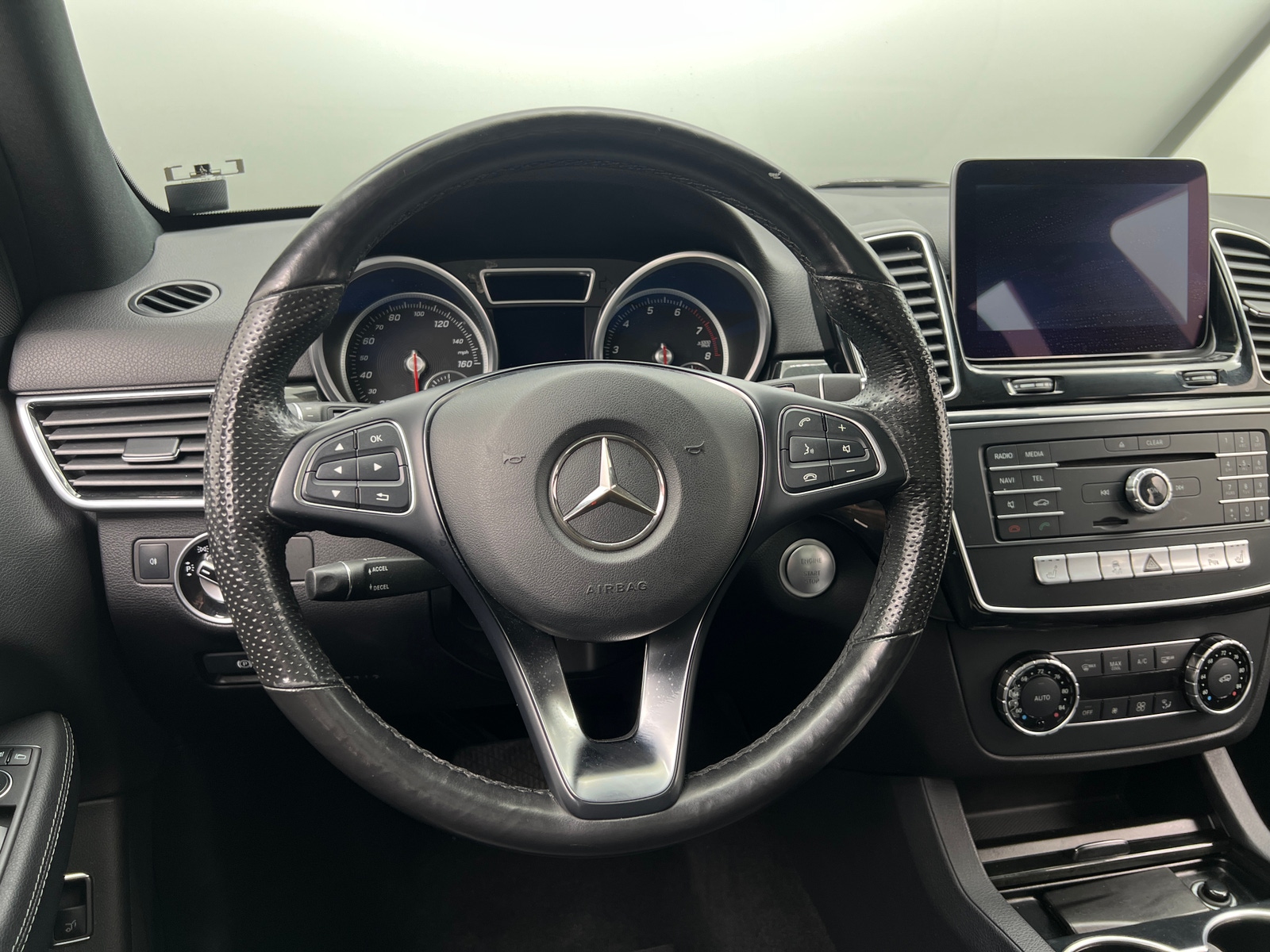 Thumbnail: 2016 Mercedes-Benz GLE - 4