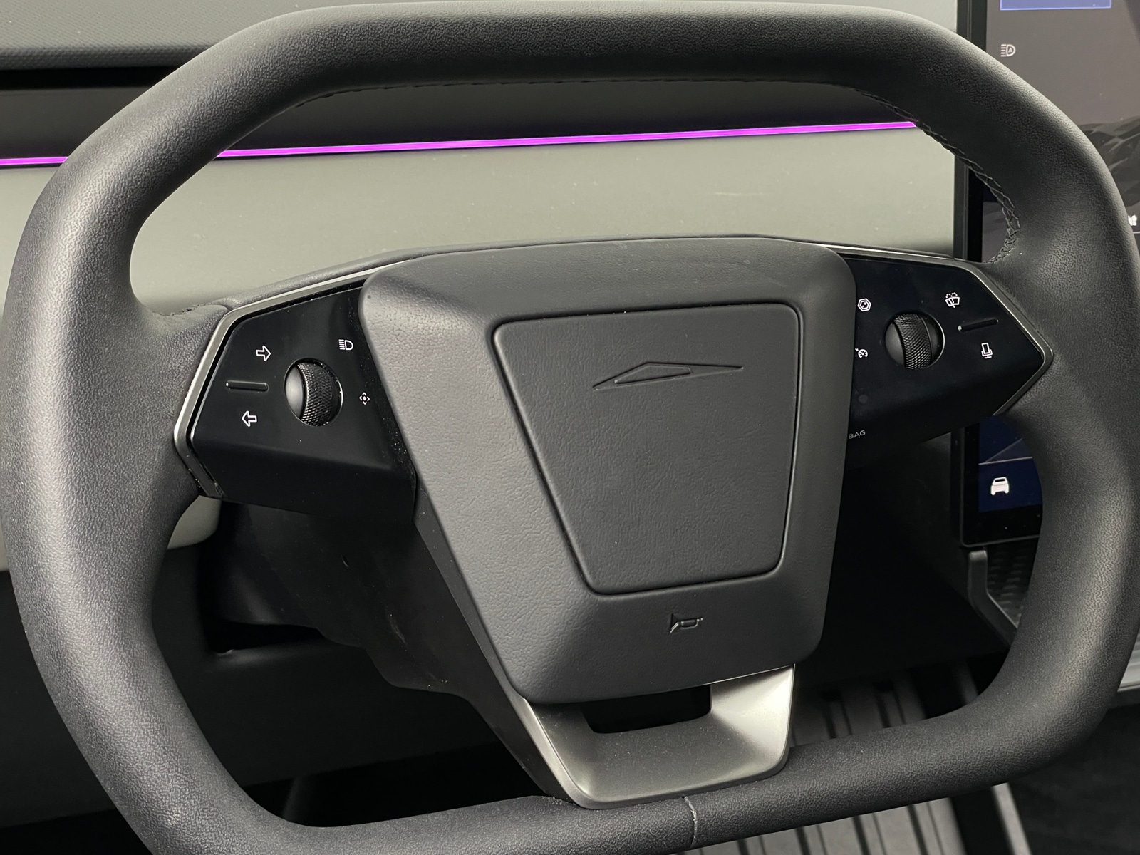 Thumbnail: 2025 Tesla Cybertruck - 3