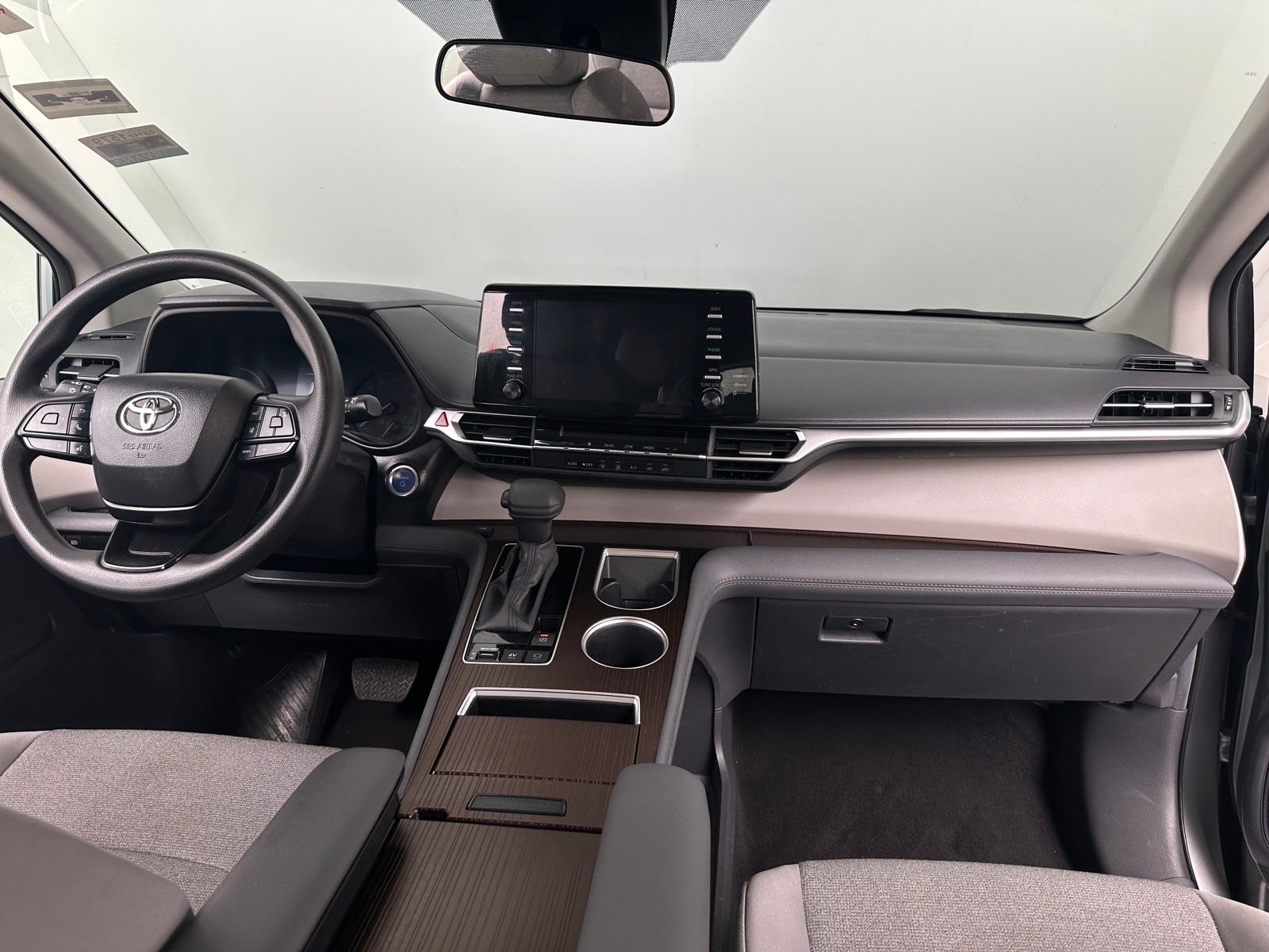 Thumbnail: 2024 Toyota Sienna - 3