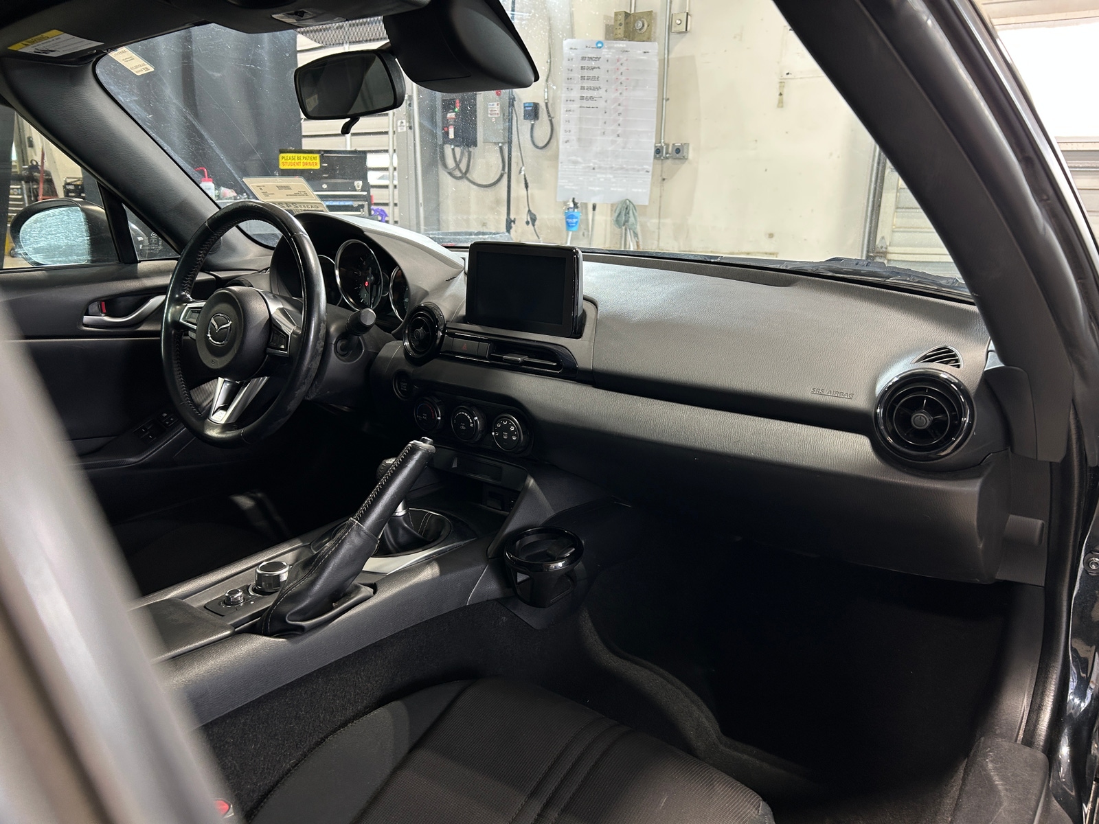 Thumbnail: 2022 Mazda MX-5 Miata - 3