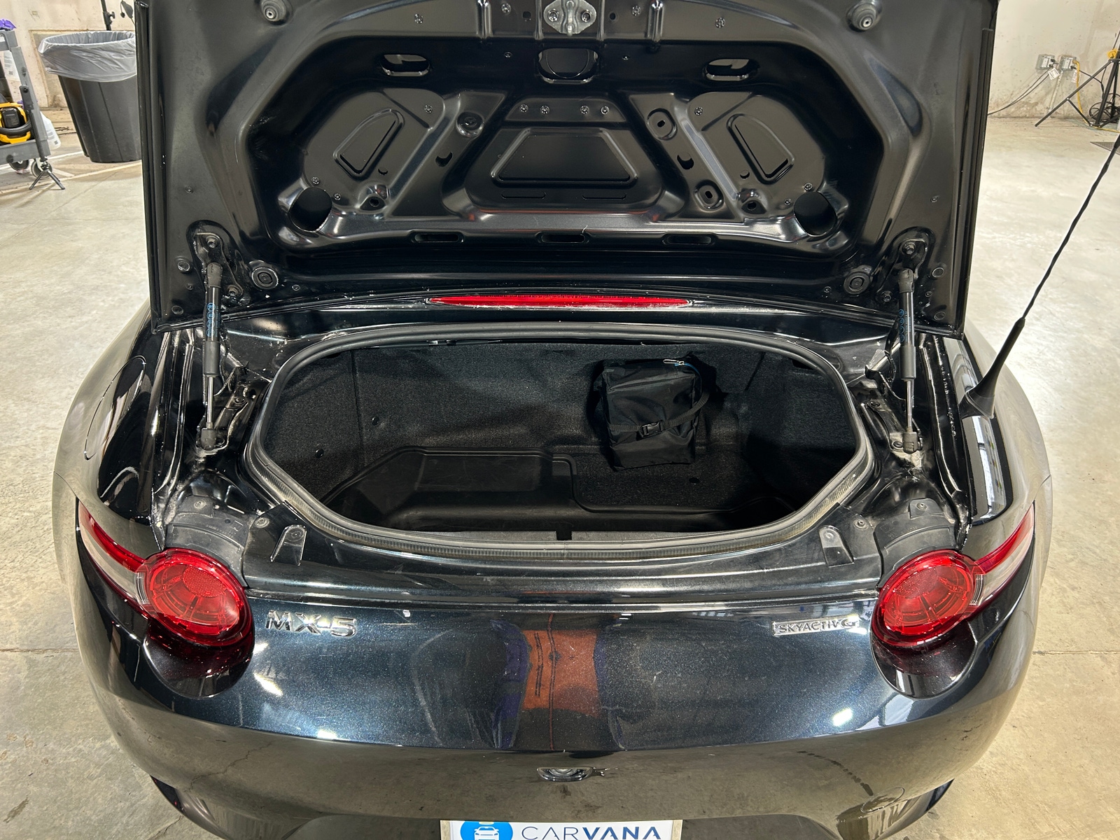 Thumbnail: 2022 Mazda MX-5 Miata - 6