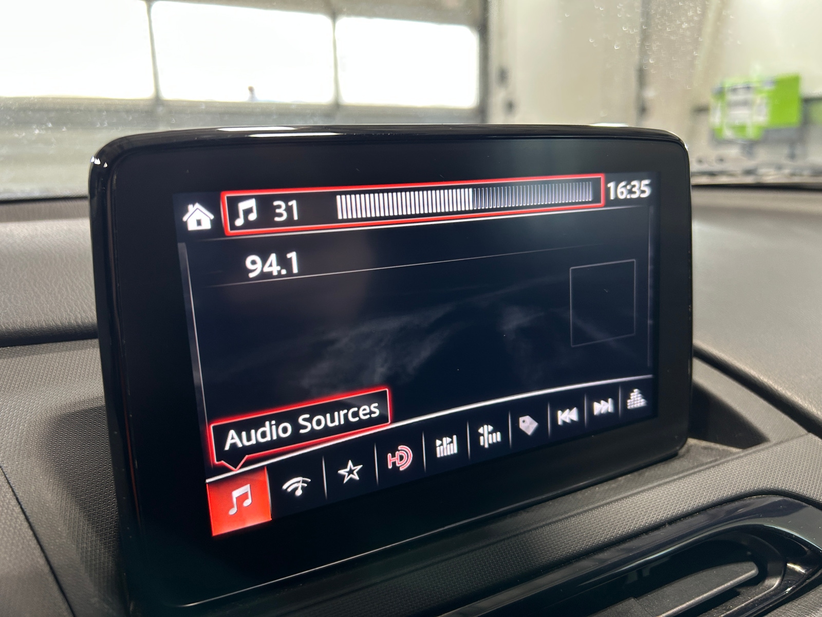 Thumbnail: 2022 Mazda MX-5 Miata - 4