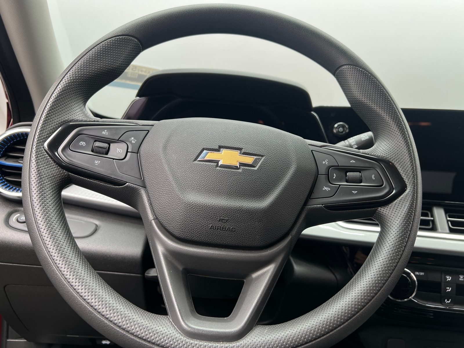 Thumbnail: 2025 Chevrolet Trax - 5