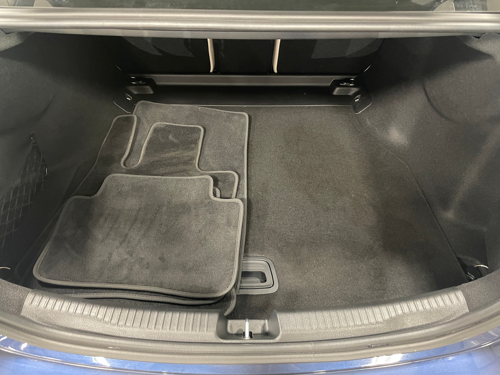 Thumbnail: 2024 Mercedes-Benz C-Class - 6