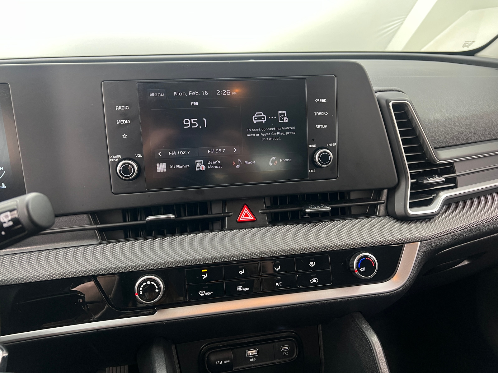 Thumbnail: 2025 Kia Sportage - 4