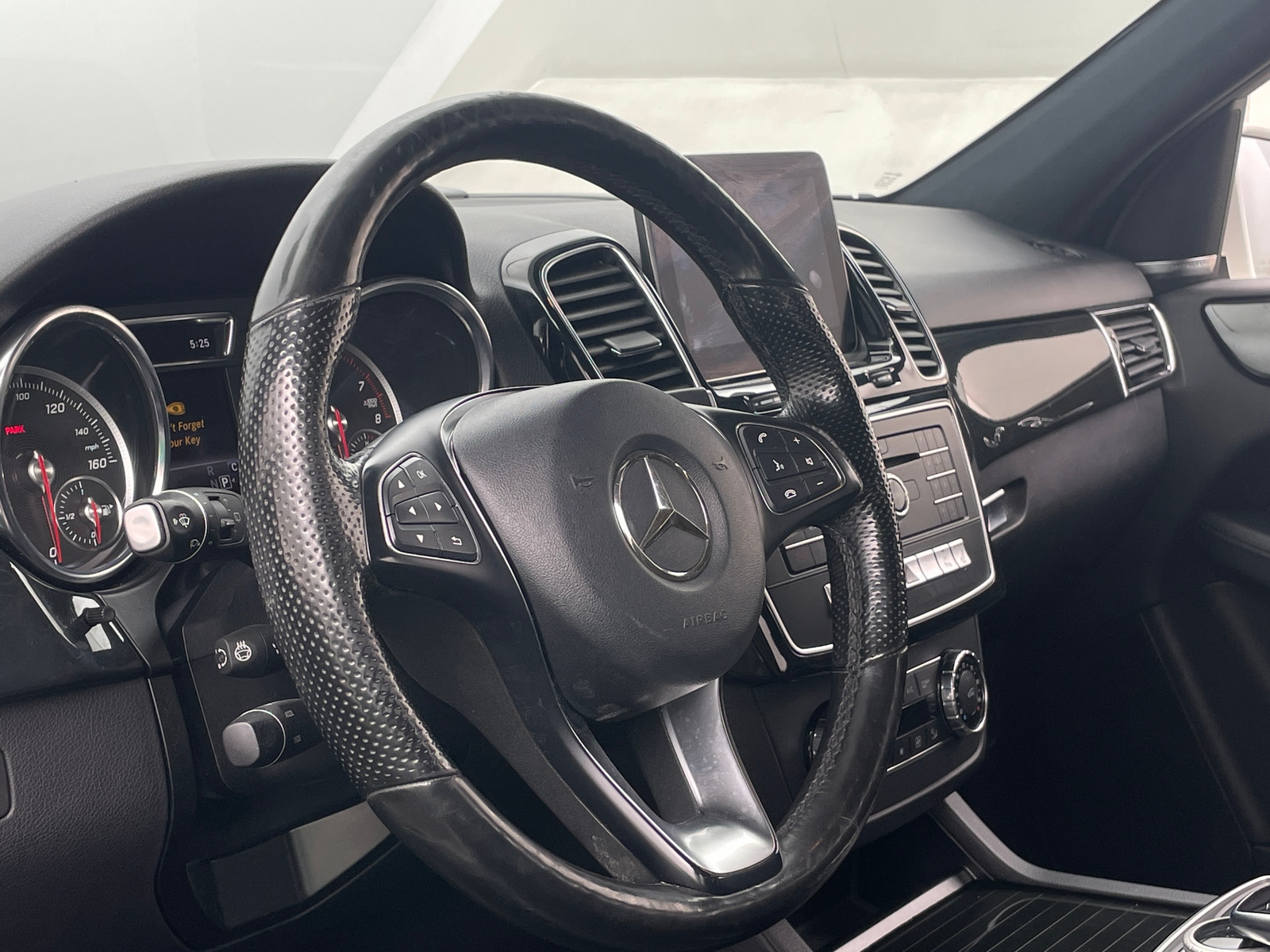 Thumbnail: 2018 Mercedes-Benz GLE - 4