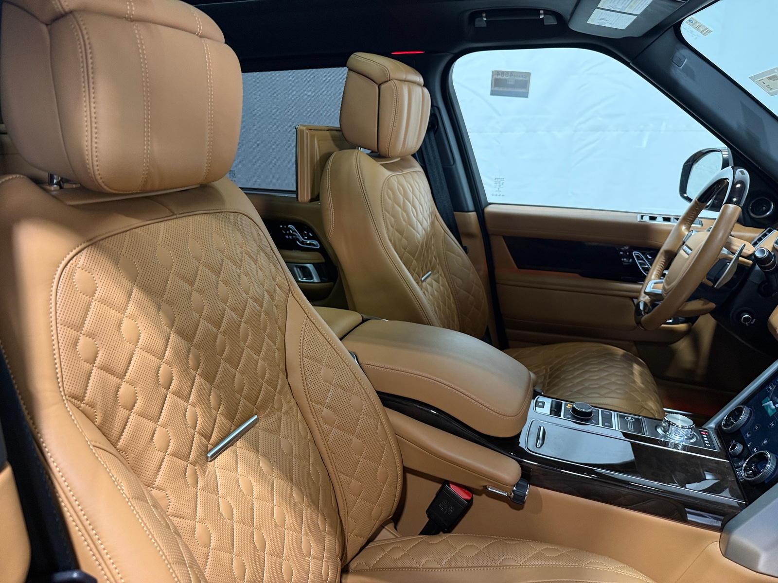 Thumbnail: 2022 Land Rover Range Rover - 2