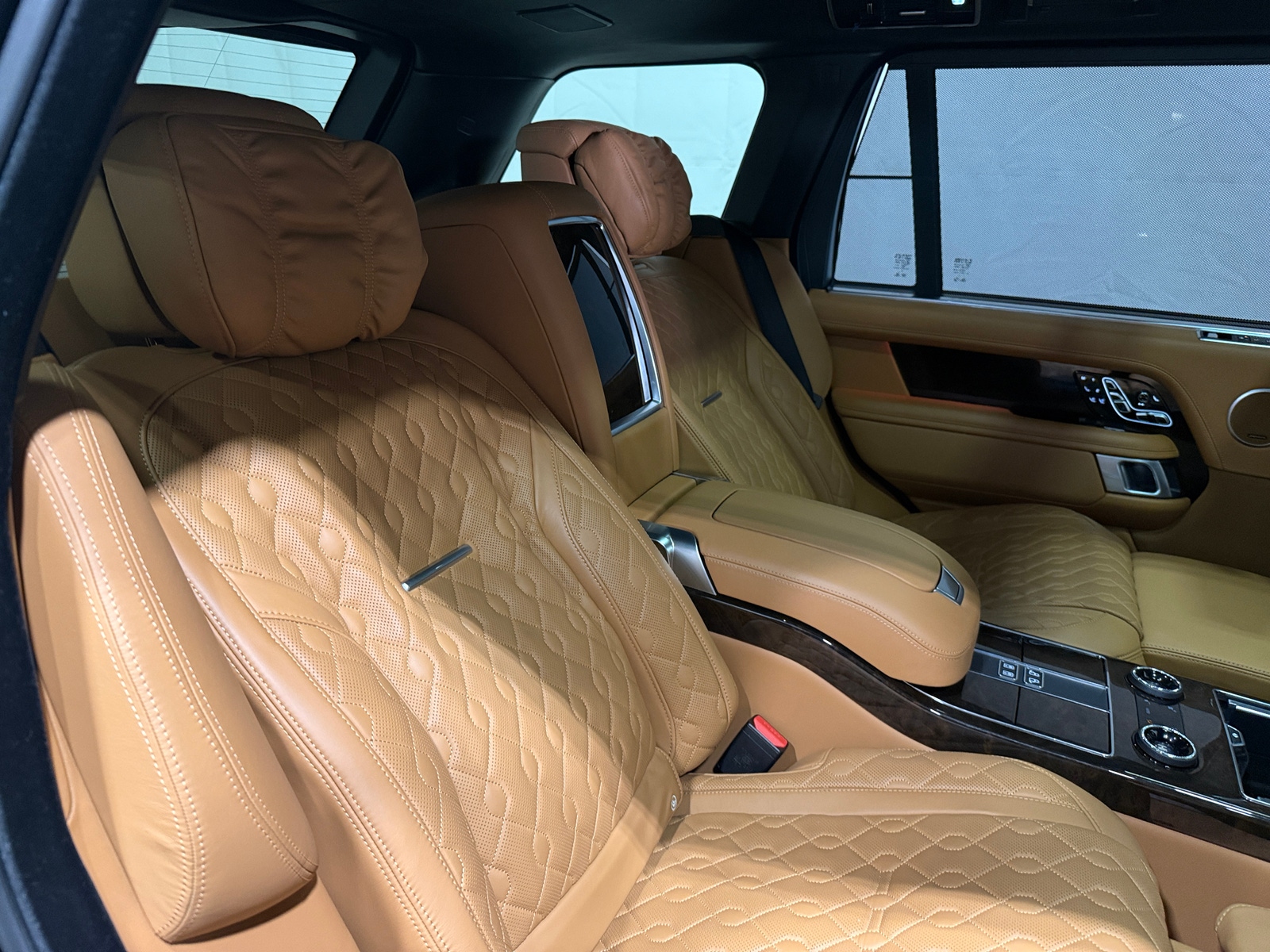 Thumbnail: 2022 Land Rover Range Rover - 6