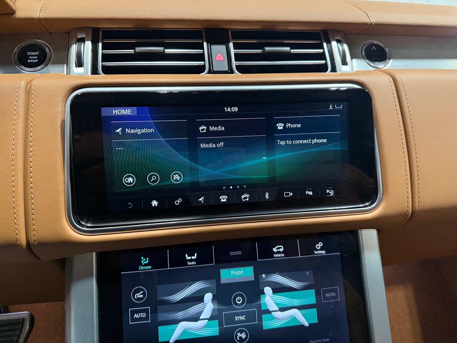 Thumbnail: 2022 Land Rover Range Rover - 4