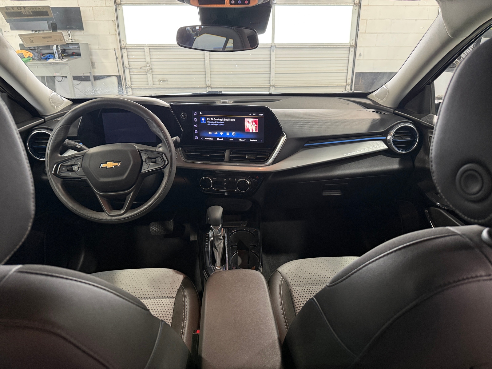 Thumbnail: 2025 Chevrolet Trax - 3