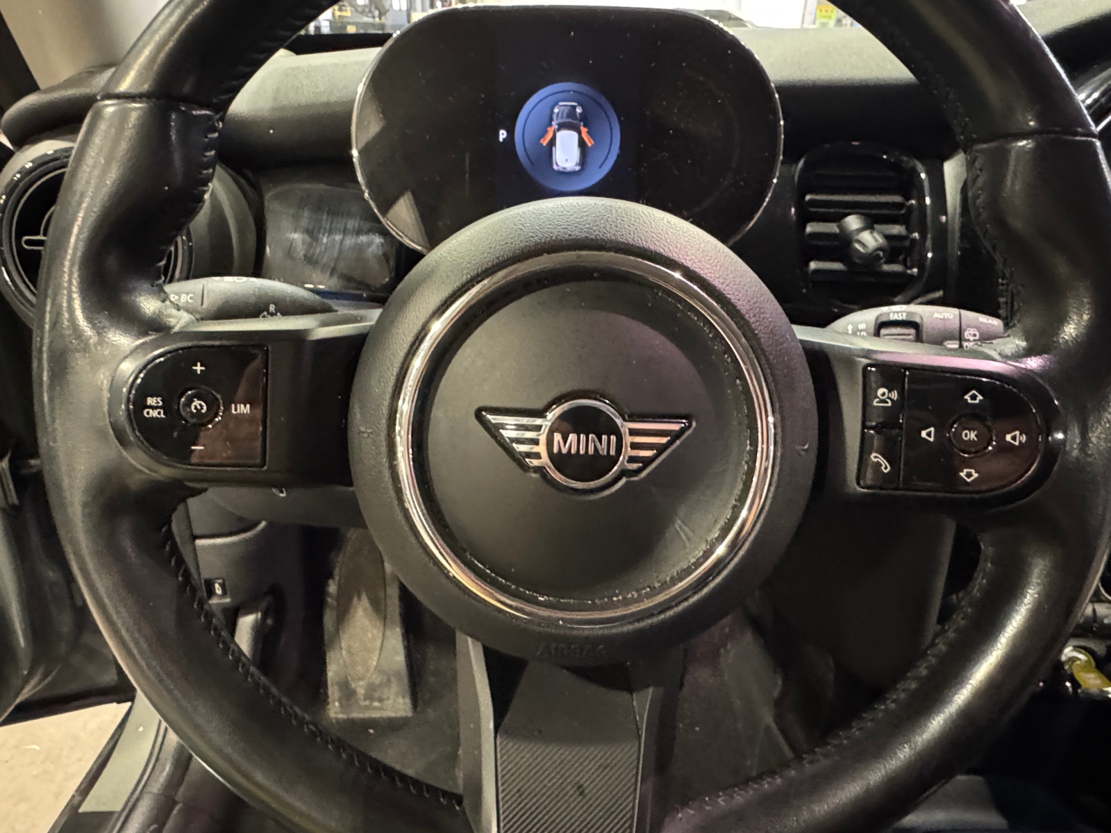 Thumbnail: 2022 MINI Cooper Hardtop - 4