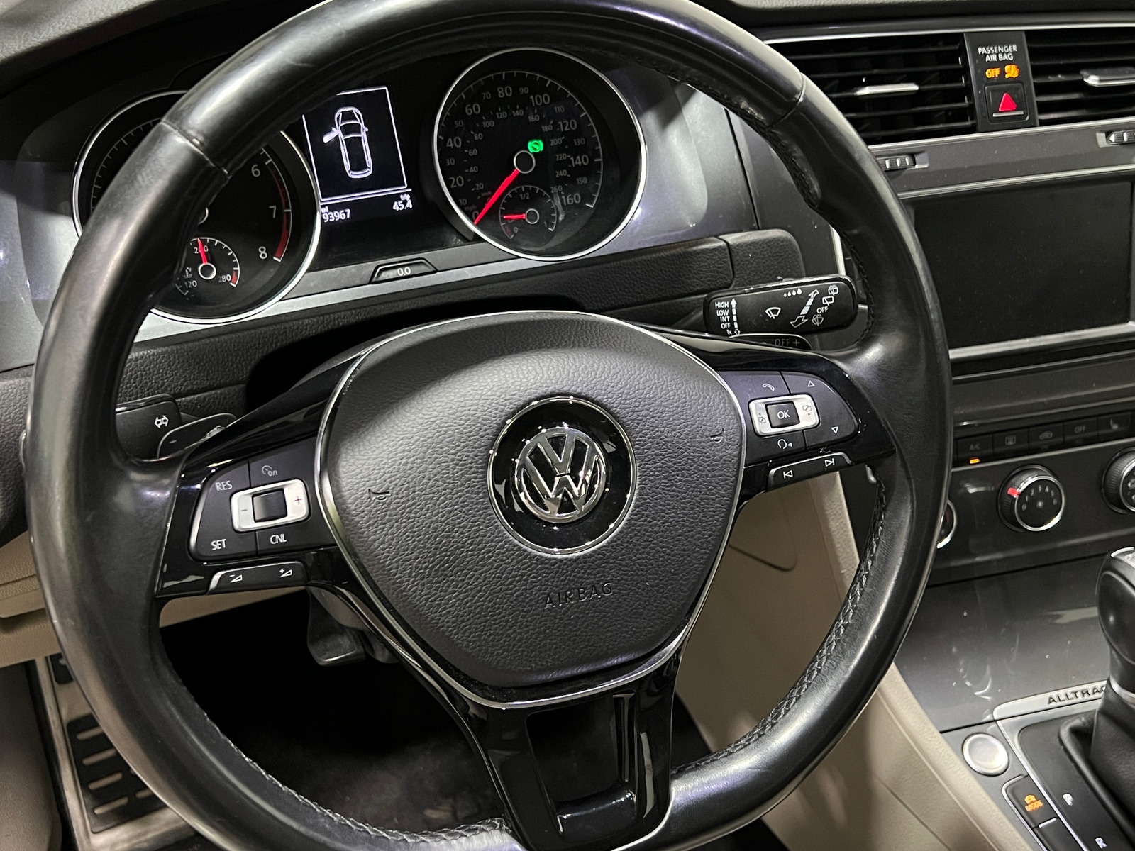 Thumbnail: 2017 Volkswagen Golf - 4