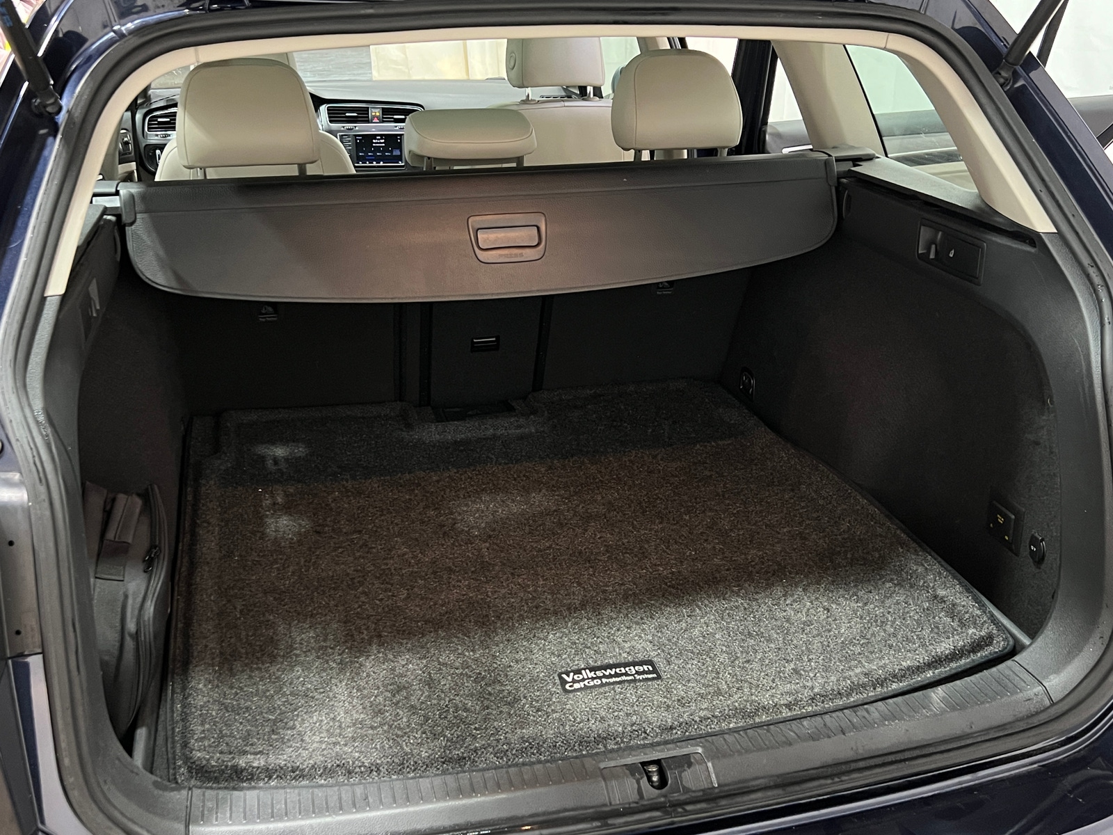 Thumbnail: 2017 Volkswagen Golf - 6