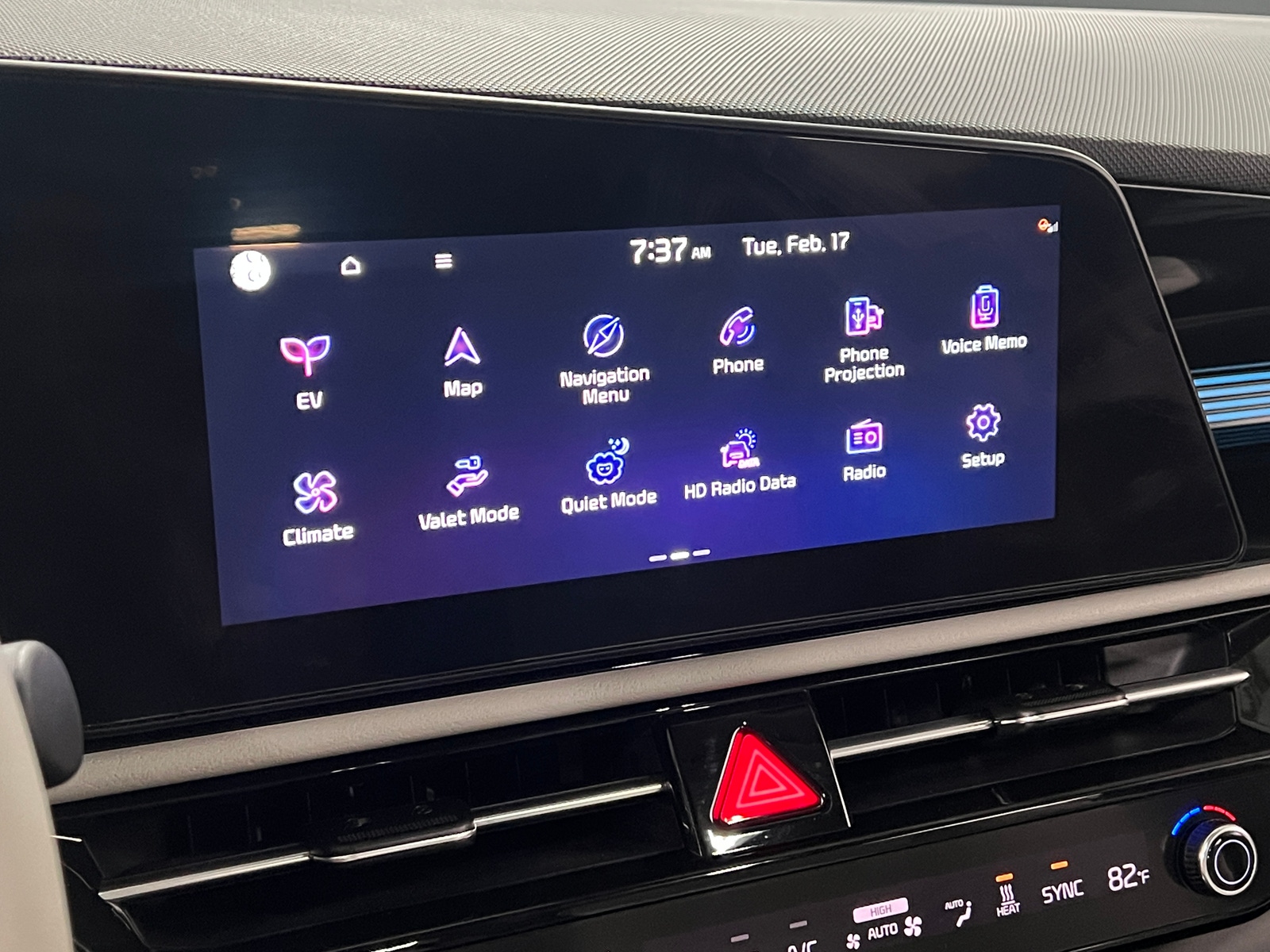 Thumbnail: 2024 Kia Niro - 4