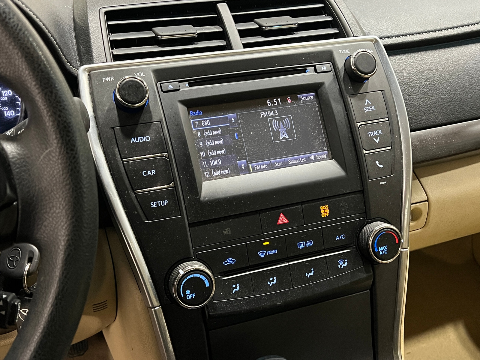 Thumbnail: 2017 Toyota Camry - 4