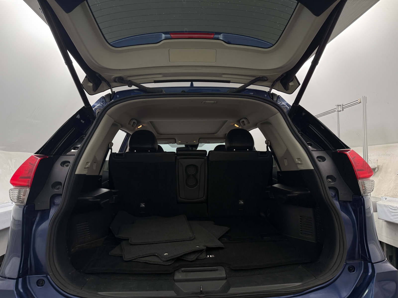 Thumbnail: 2017 Nissan Rogue - 6