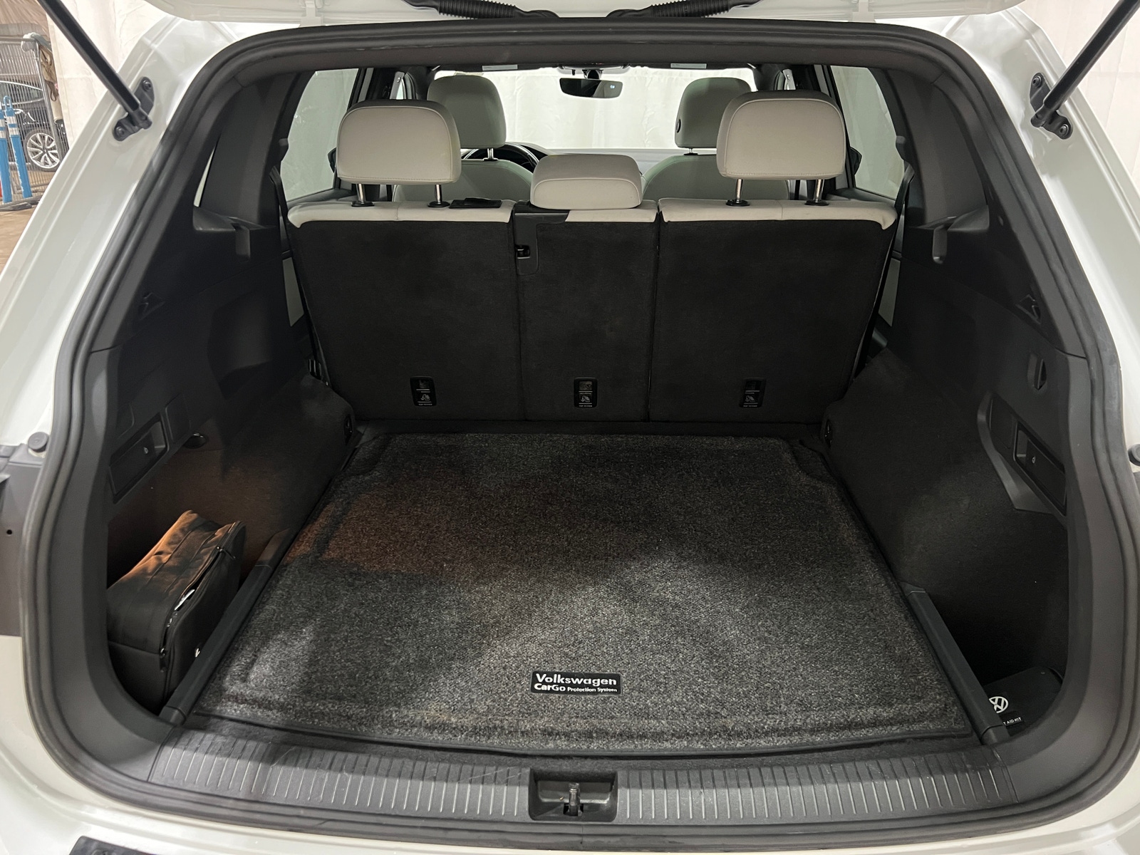 Thumbnail: 2021 Volkswagen Tiguan - 6