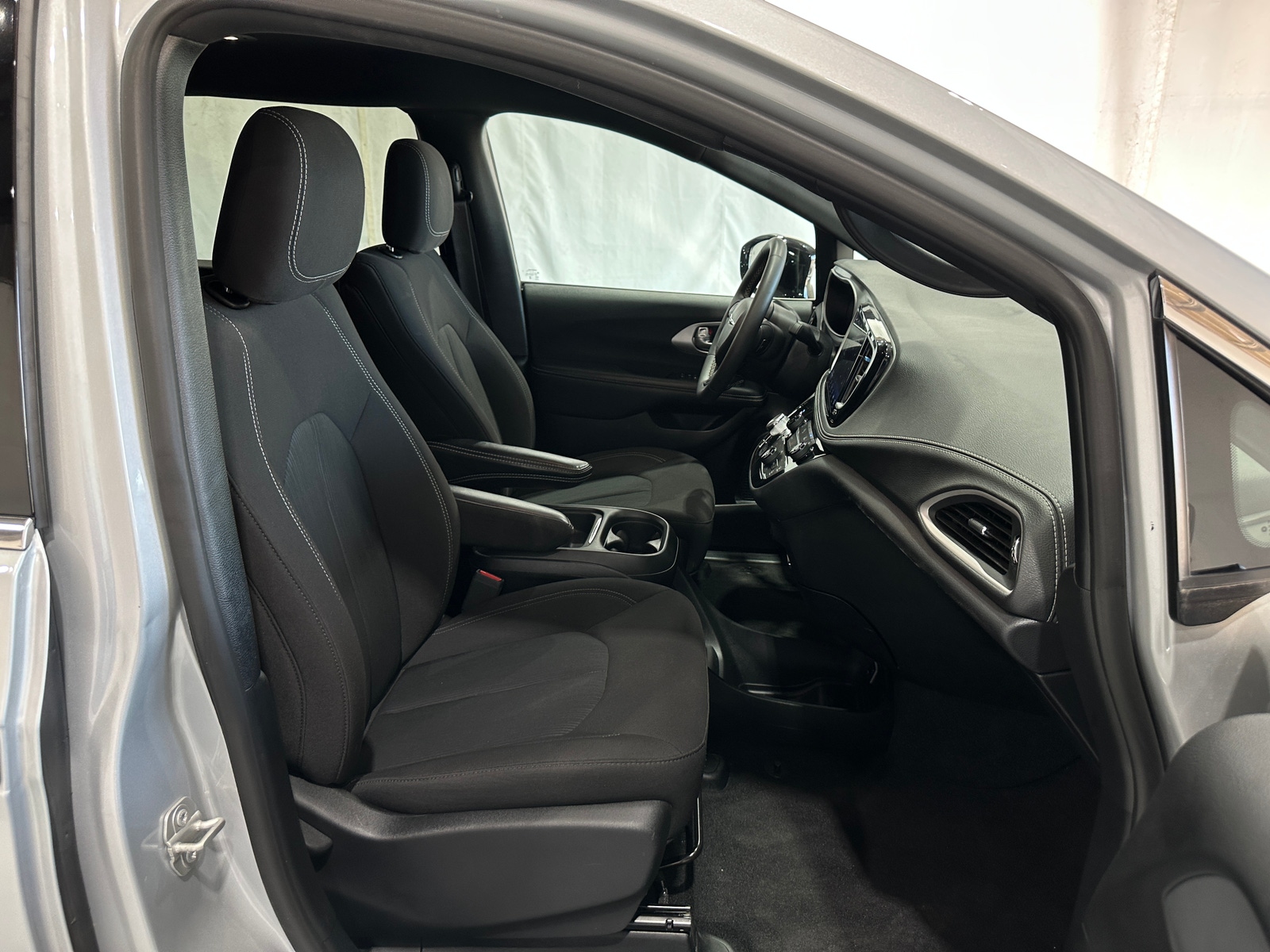 Thumbnail: 2024 Chrysler Pacifica - 2