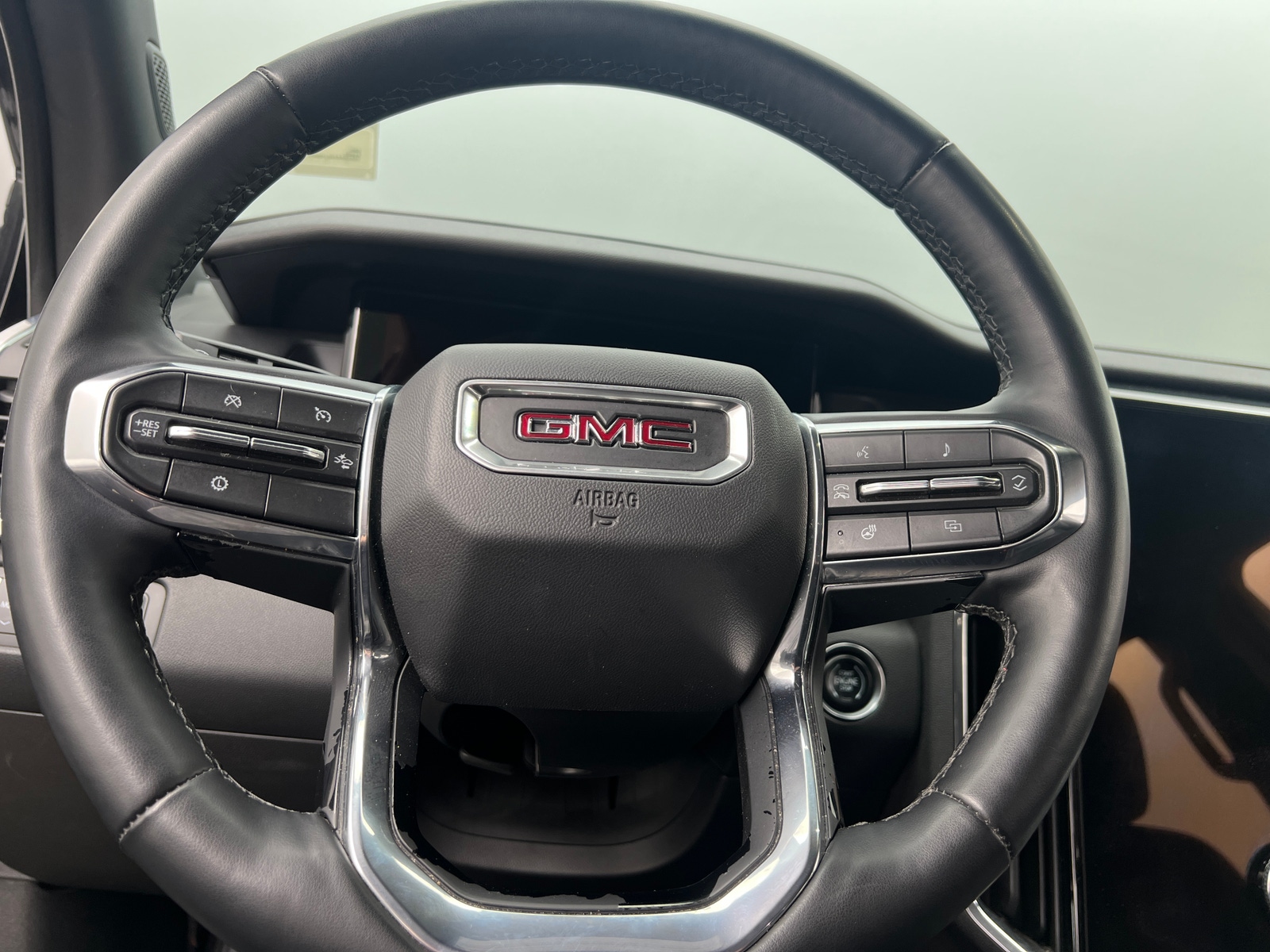 Thumbnail: 2024 GMC Acadia - 4