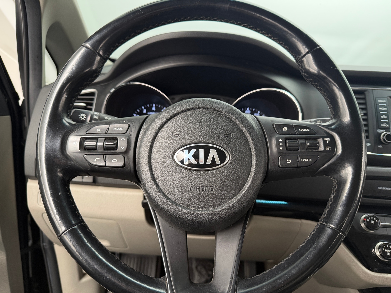 Thumbnail: 2021 Kia Sedona - 4