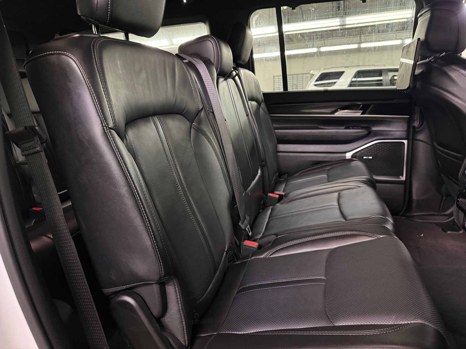 Thumbnail: 2022 Jeep Wagoneer - 5