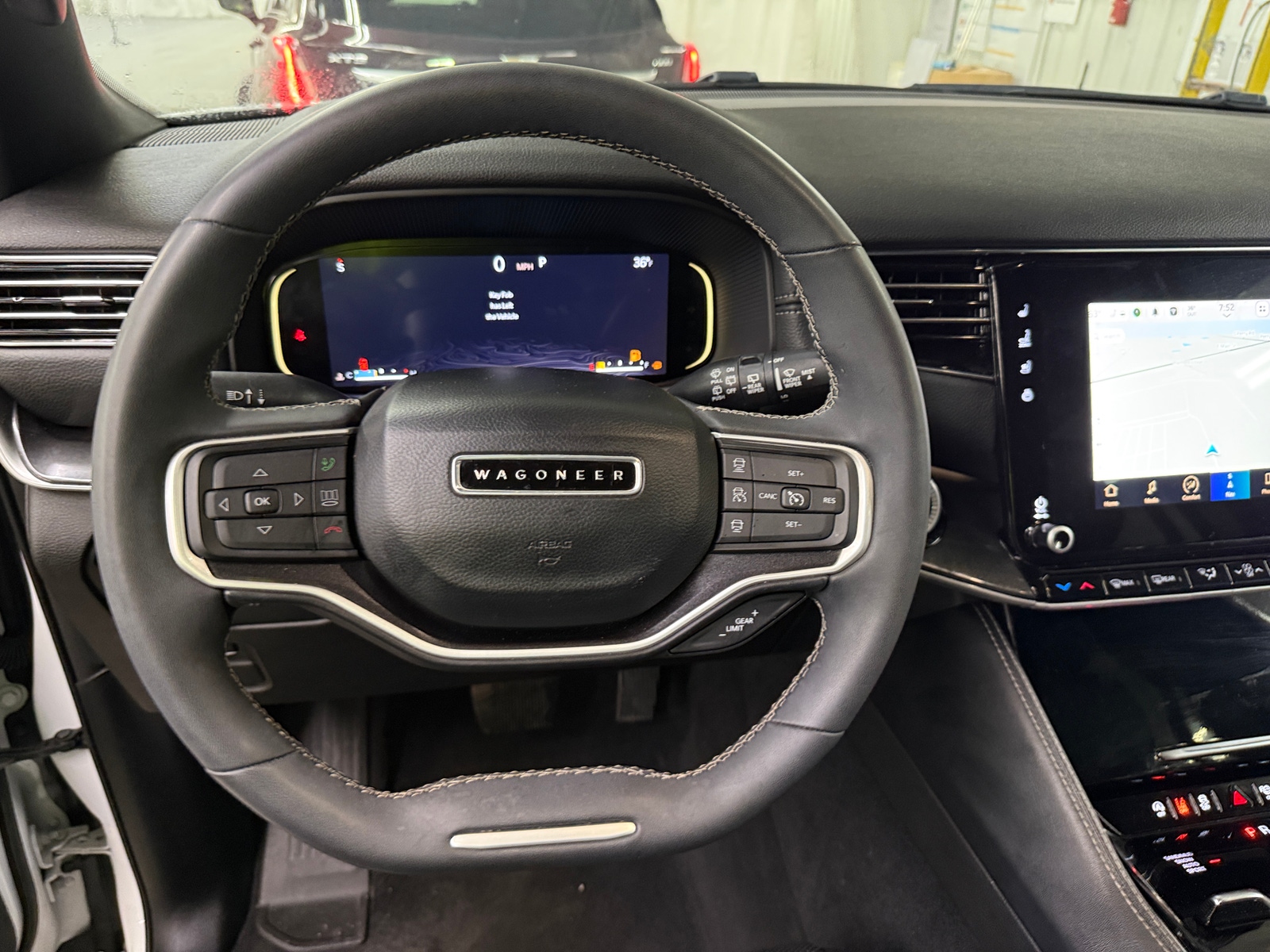 Thumbnail: 2022 Jeep Wagoneer - 4