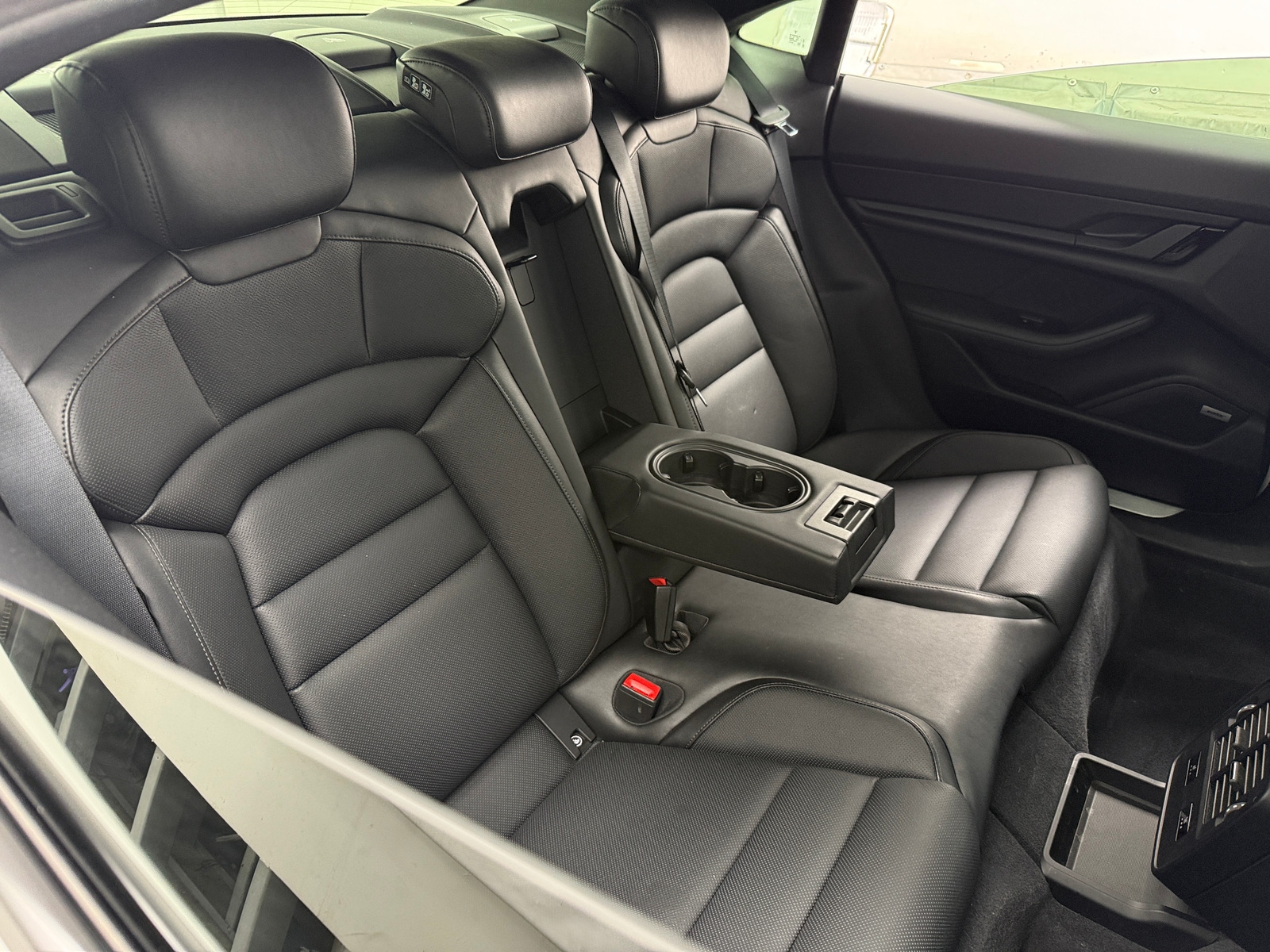 Thumbnail: 2020 Porsche Taycan - 5