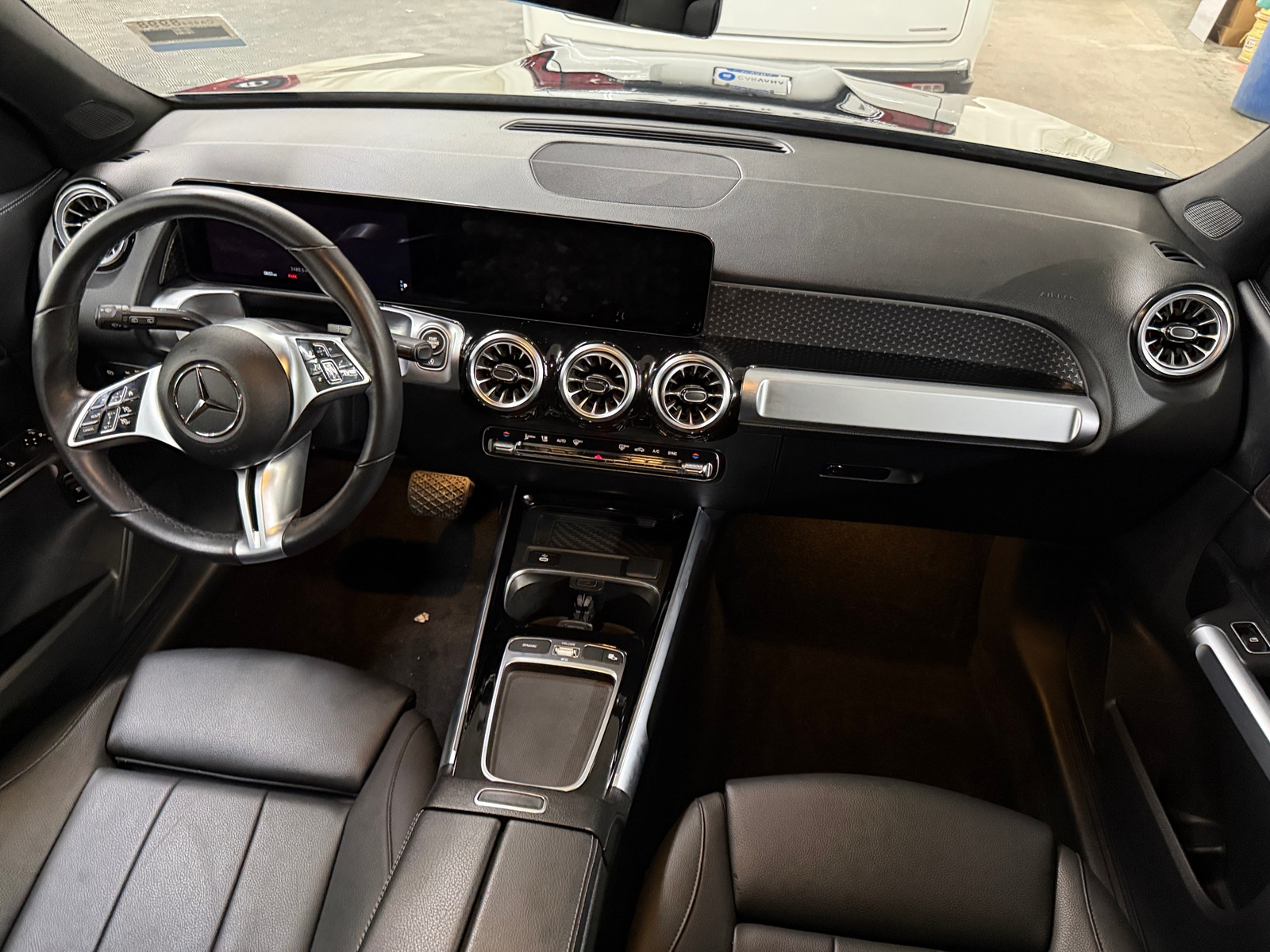 Thumbnail: 2024 Mercedes-Benz GLB - 2