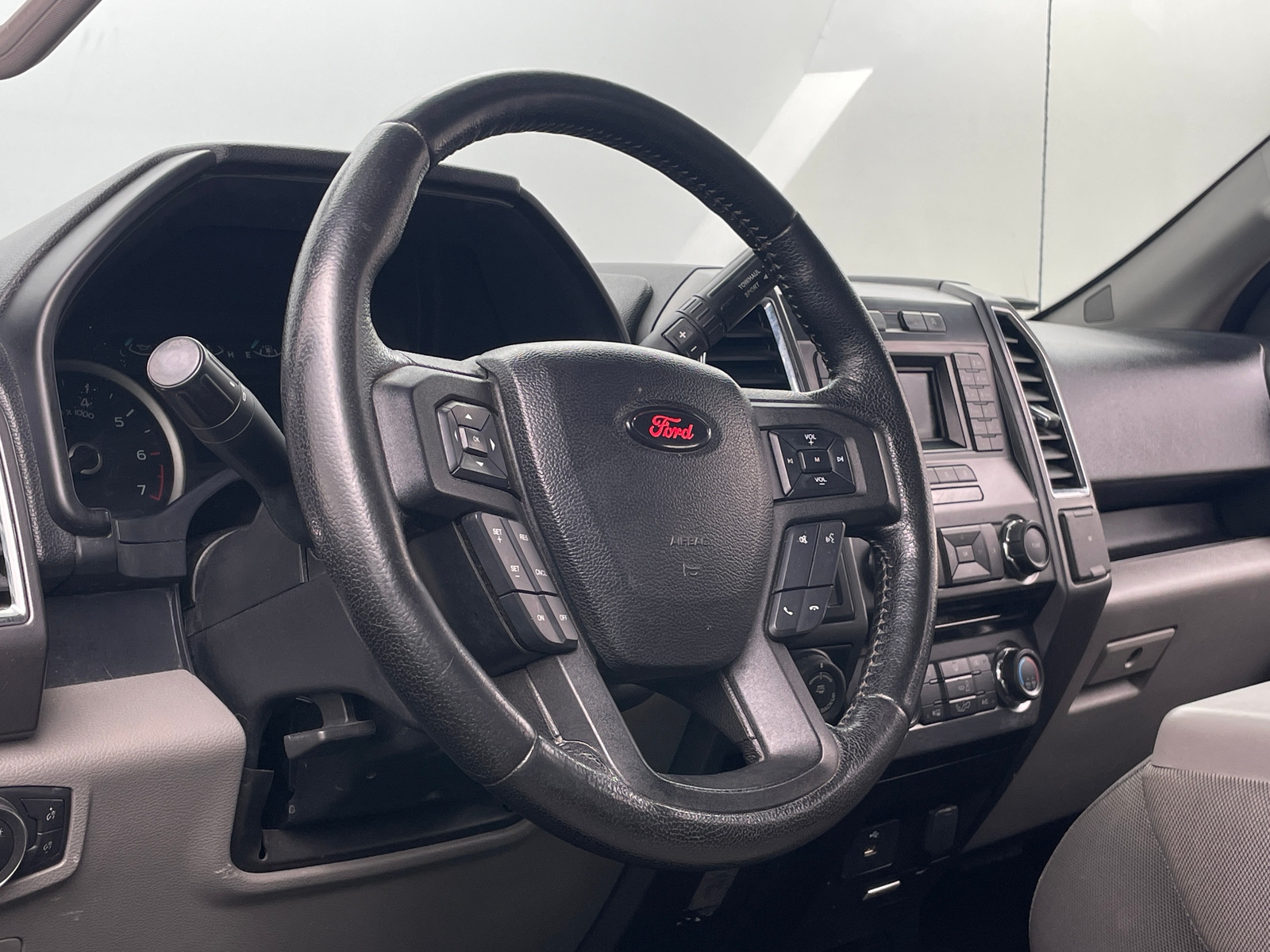 Thumbnail: 2016 Ford Econoline - 4