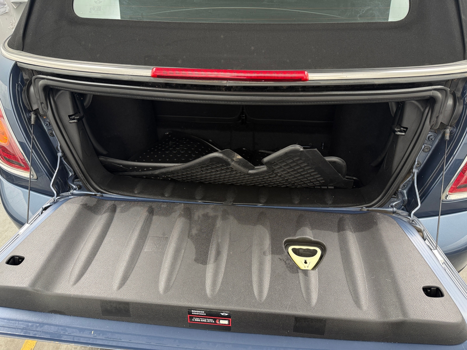 Thumbnail: 2010 MINI Cooper Convertible - 6