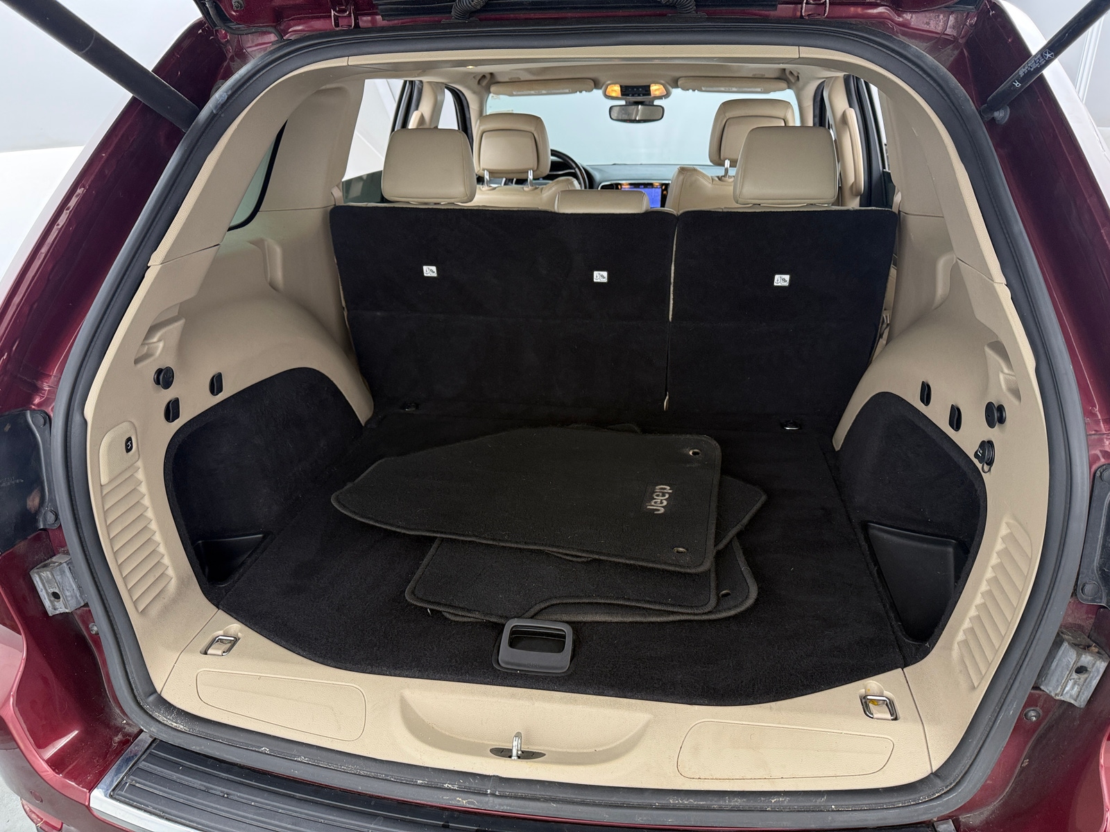 Thumbnail: 2020 Jeep Grand Cherokee - 6