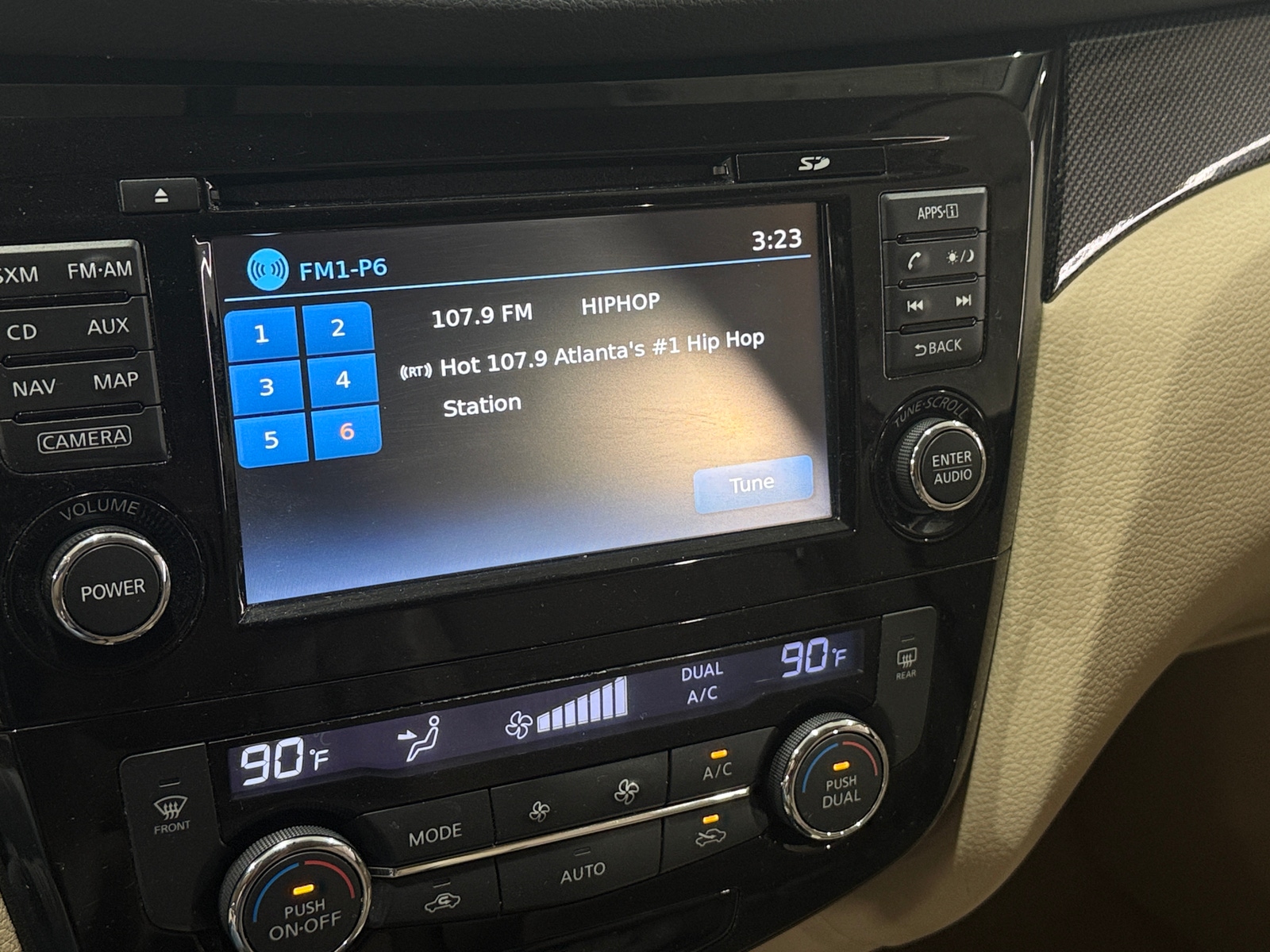 Thumbnail: 2015 Nissan Rogue - 3