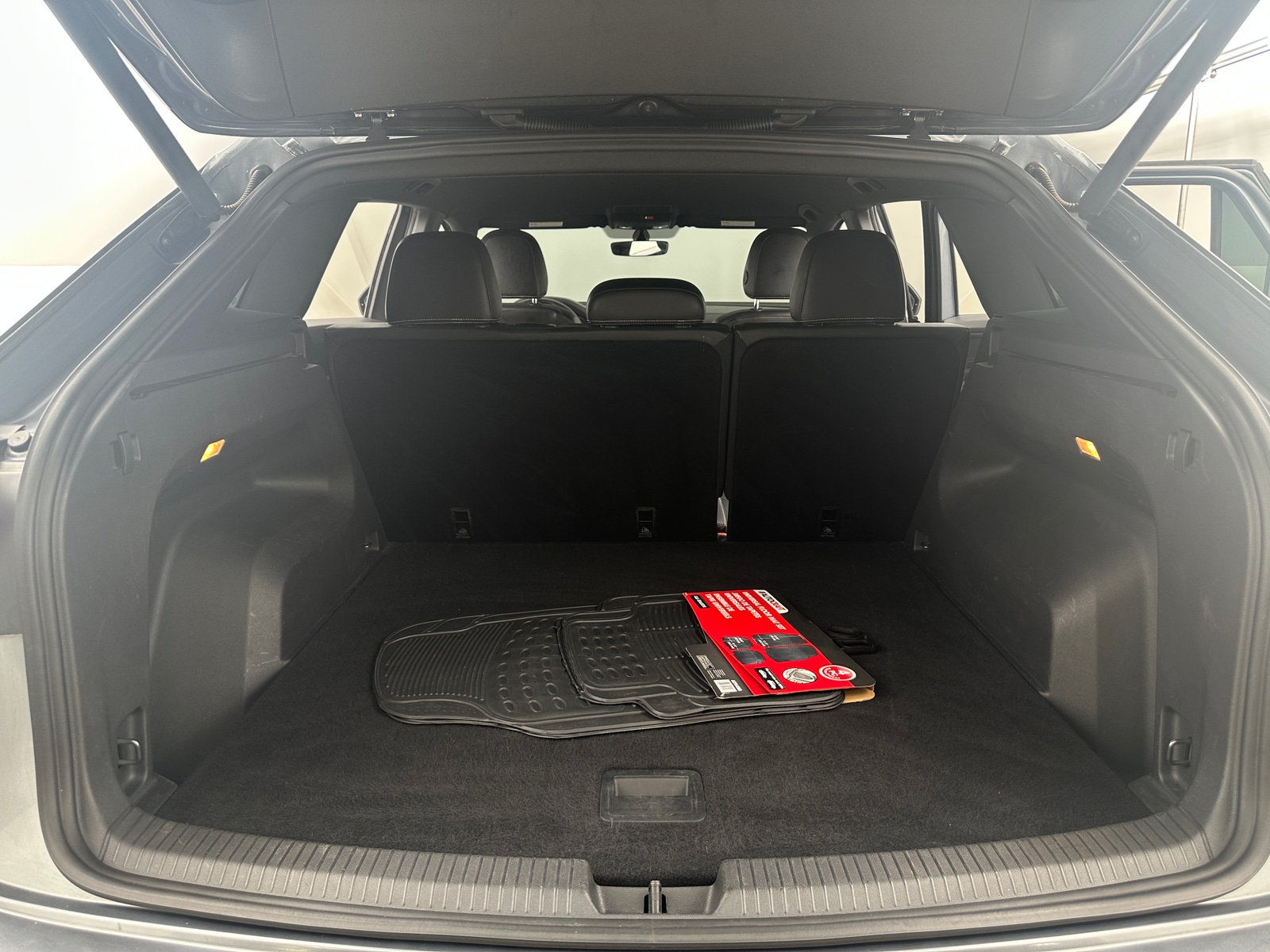 Thumbnail: 2021 Volkswagen Atlas - 6