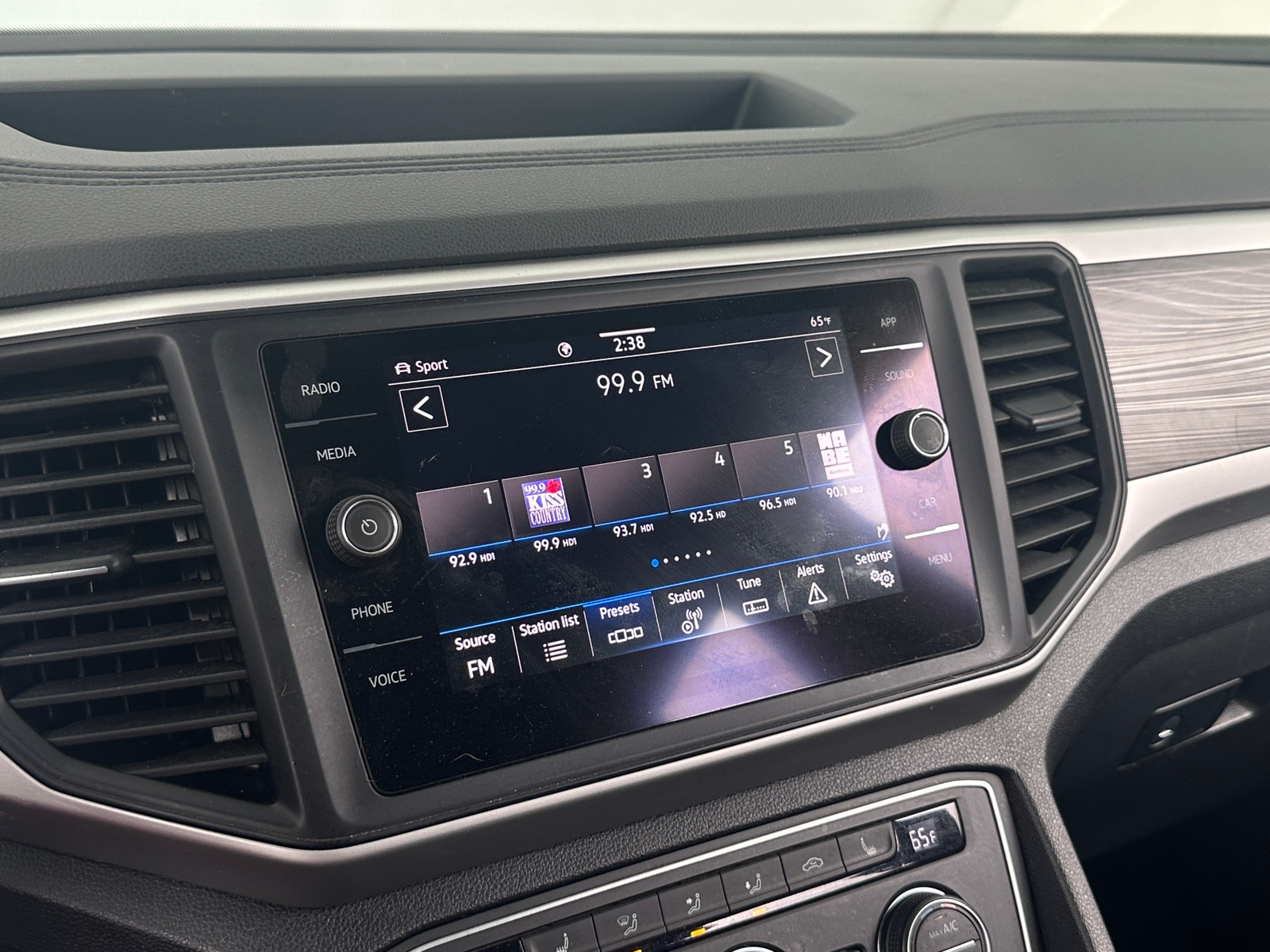 Thumbnail: 2021 Volkswagen Atlas - 3