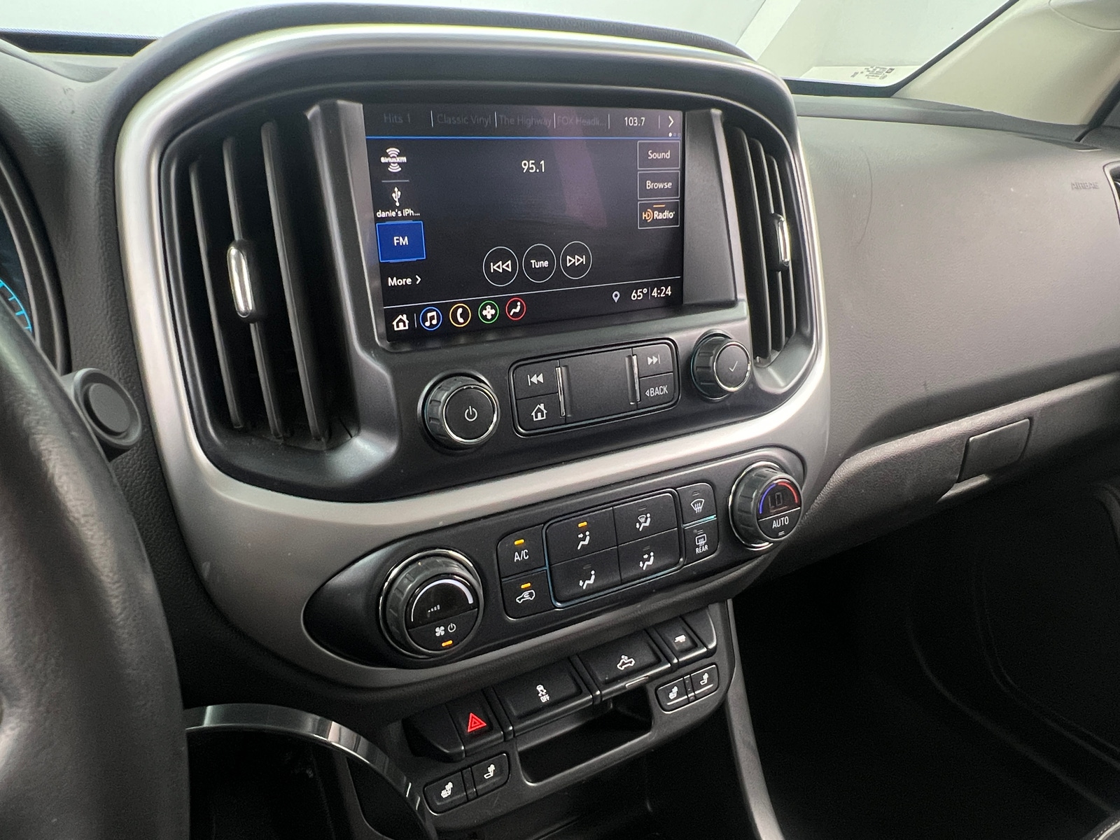 Thumbnail: 2020 Chevrolet Colorado - 3