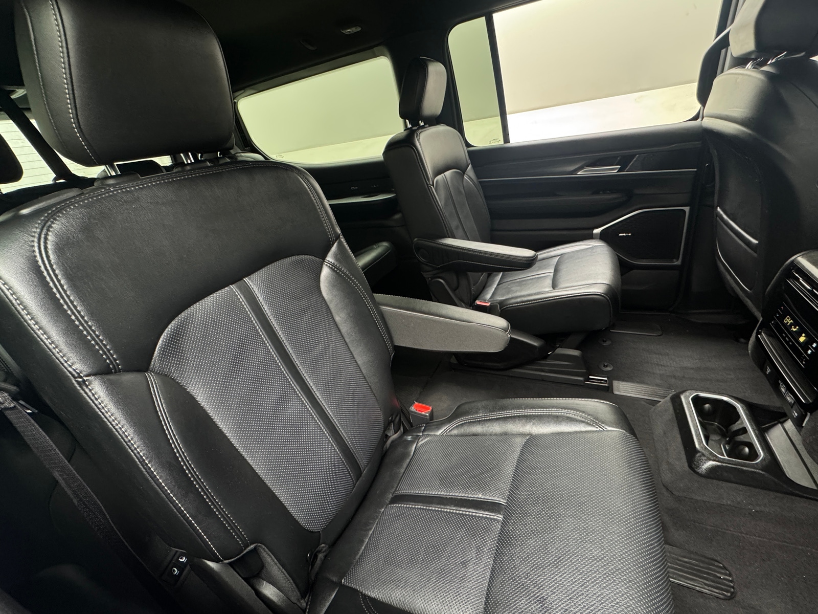 Thumbnail: 2024 Jeep Wagoneer - 5