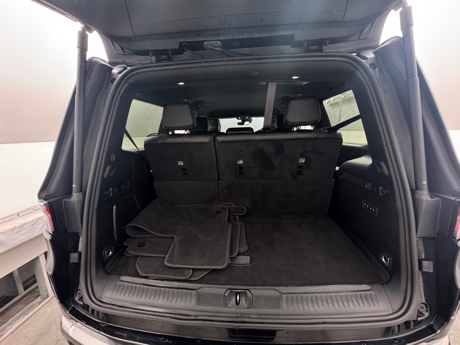 Thumbnail: 2024 Jeep Wagoneer - 6